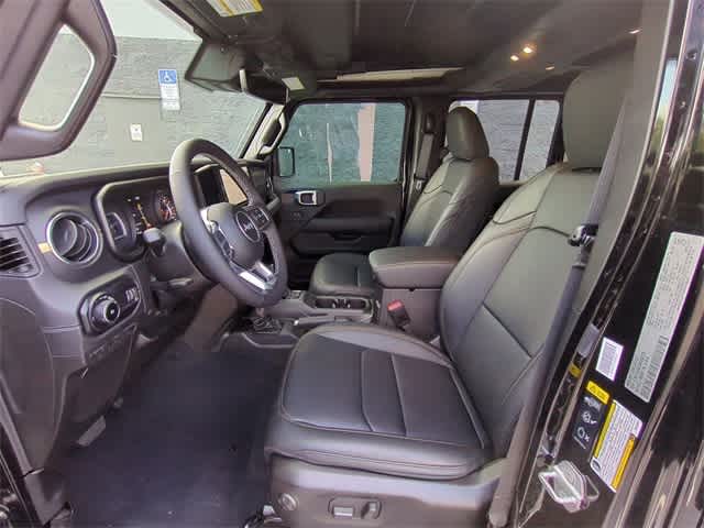 Thumbnail: 2025 Jeep Wrangler - 17