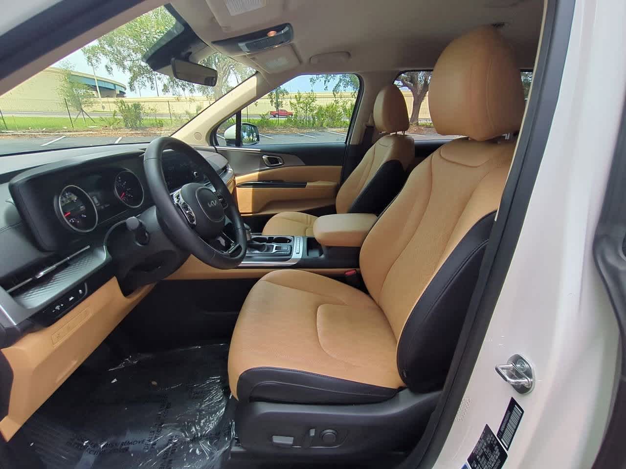 2024 Kia Carnival LX 17