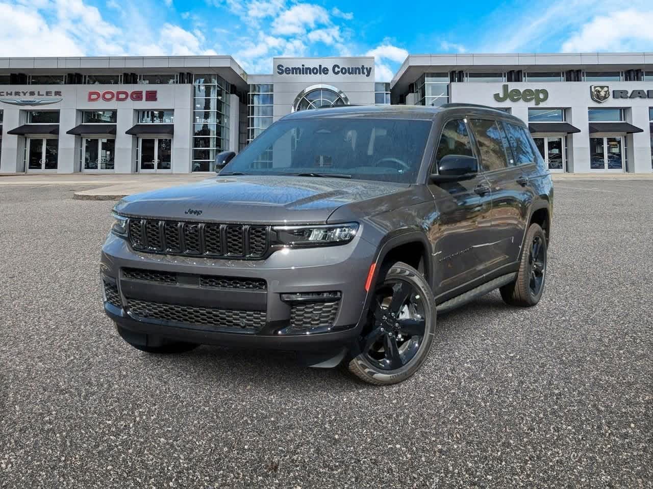 2025 Jeep Grand Cherokee L Limited Edition Hero Image