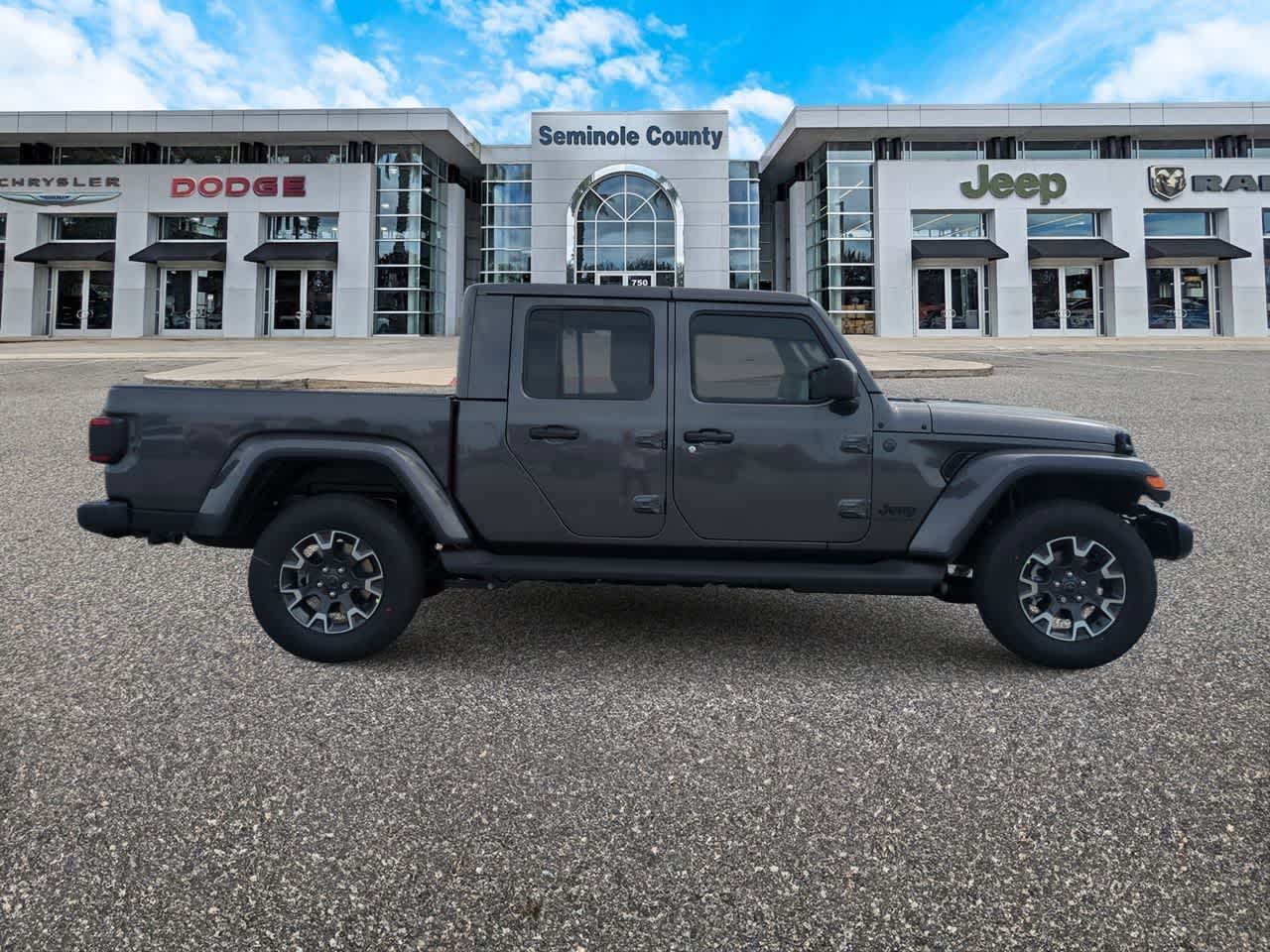 Thumbnail: 2026 Jeep Gladiator - 9