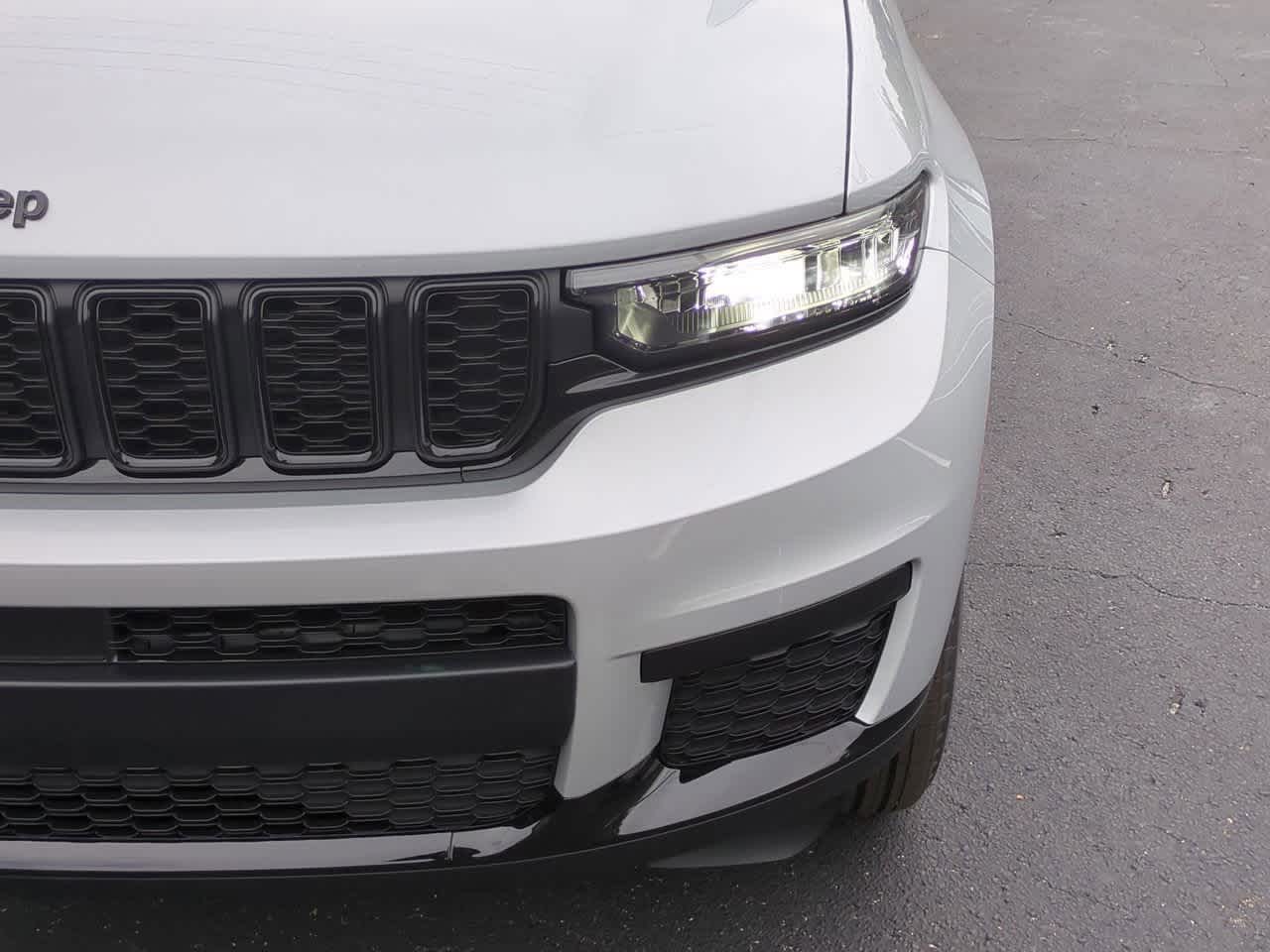 Thumbnail: 2025 Jeep Grand Cherokee L - 11