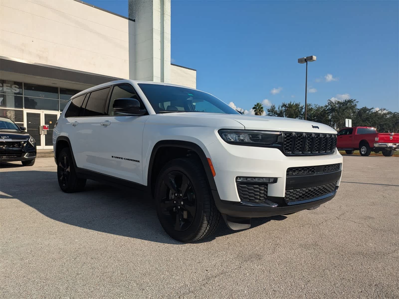 Thumbnail: 2023 Jeep Grand Cherokee L - 3