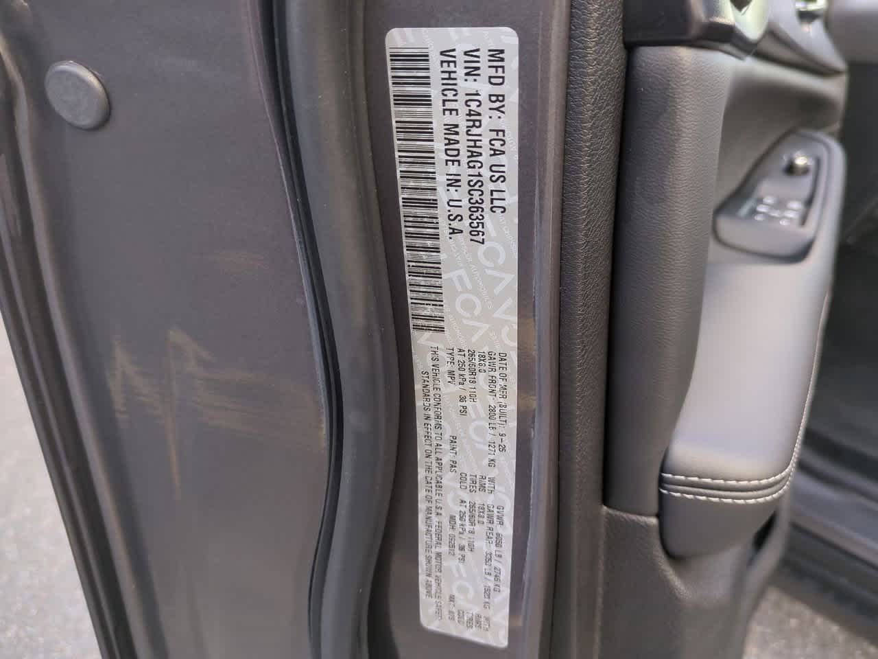 Thumbnail: 2025 Jeep Grand Cherokee - 37