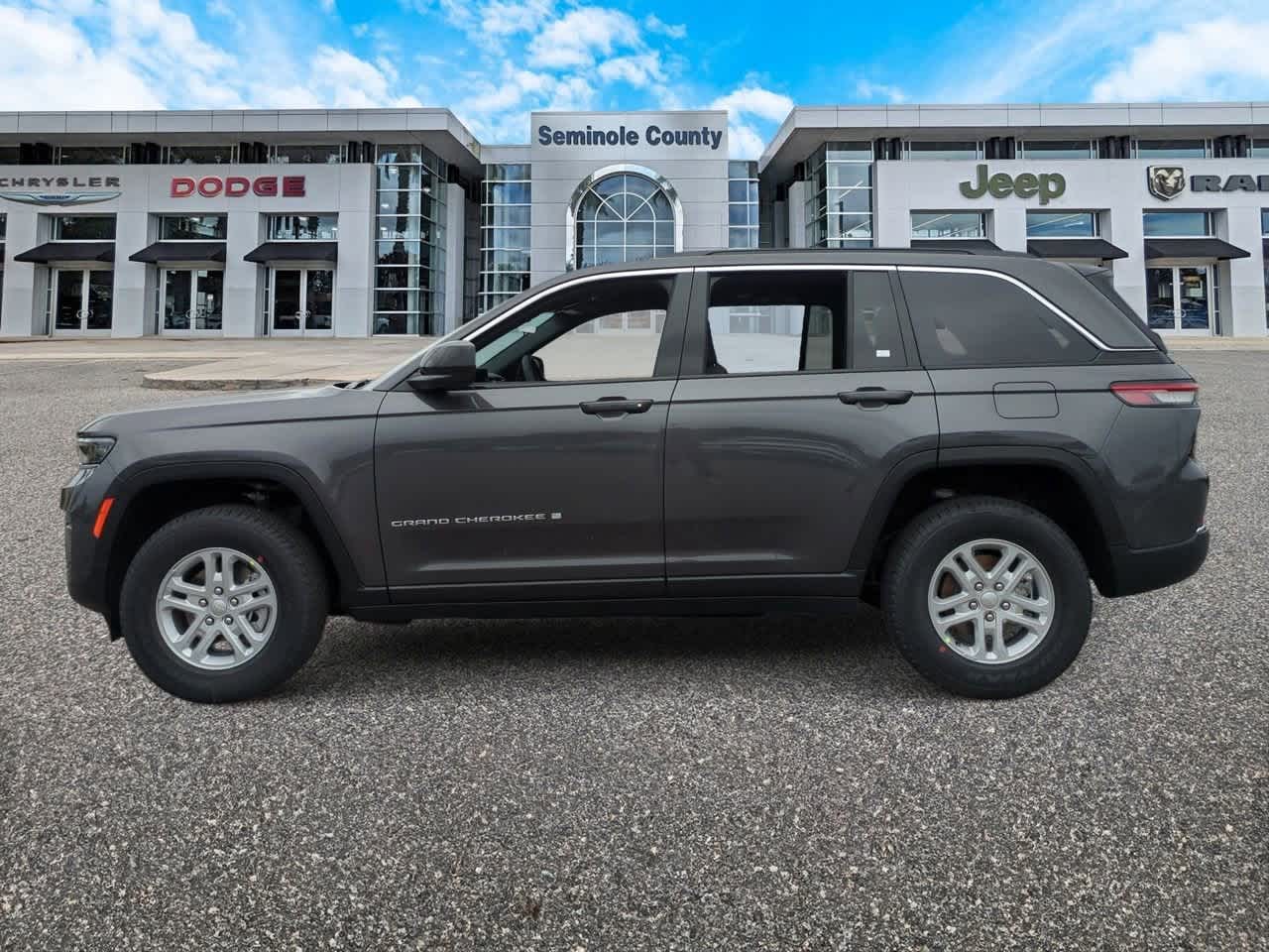 Thumbnail: 2025 Jeep Grand Cherokee - 5