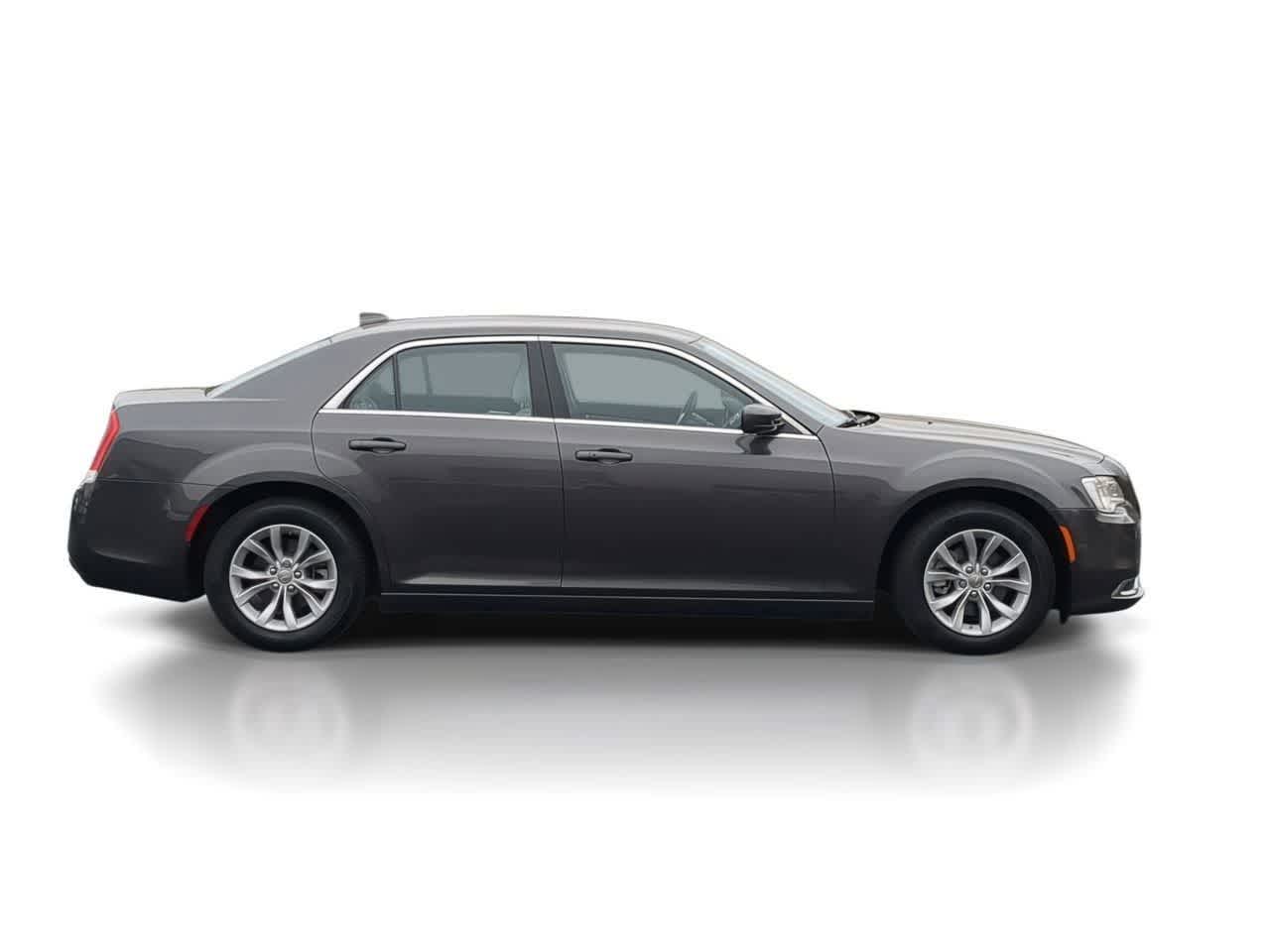 Thumbnail: 2023 Chrysler 300 - 9