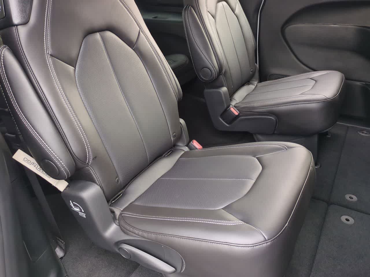 Thumbnail: 2026 Chrysler Pacifica - 22