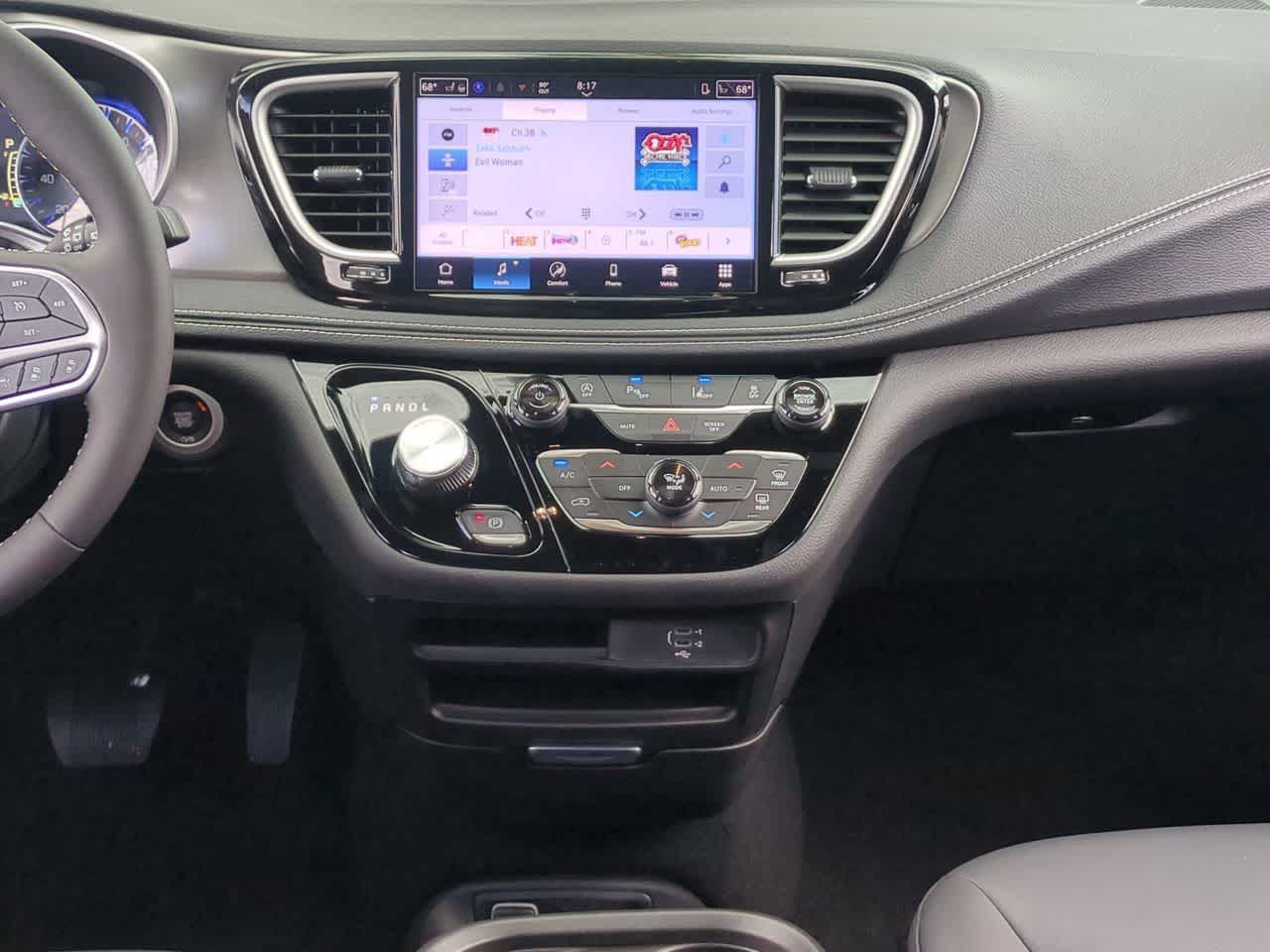 Thumbnail: 2026 Chrysler Pacifica - 28