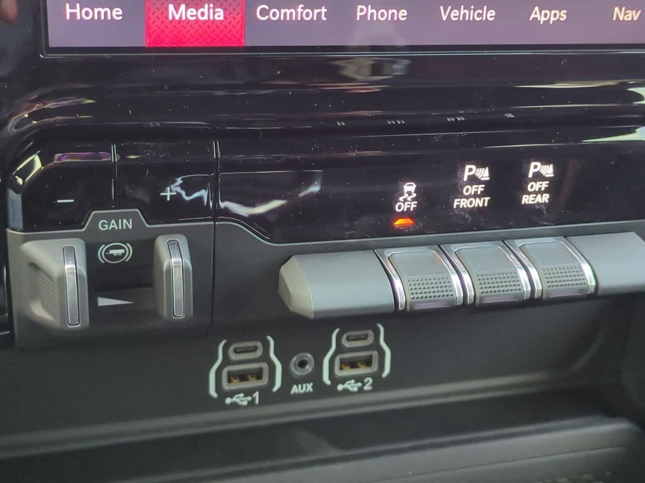 Thumbnail: 2026 RAM 1500 - 17