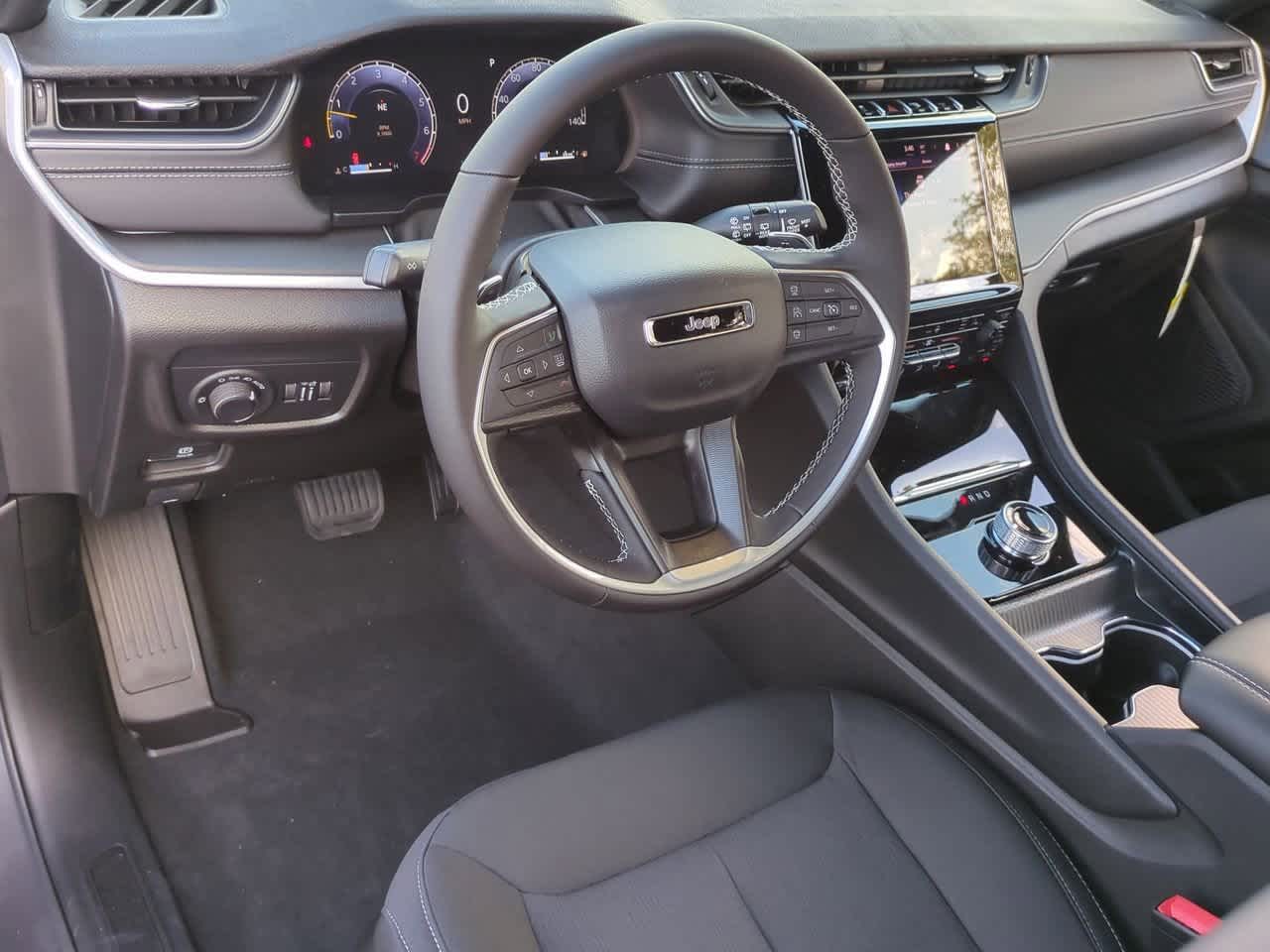 Thumbnail: 2025 Jeep Grand Cherokee - 10