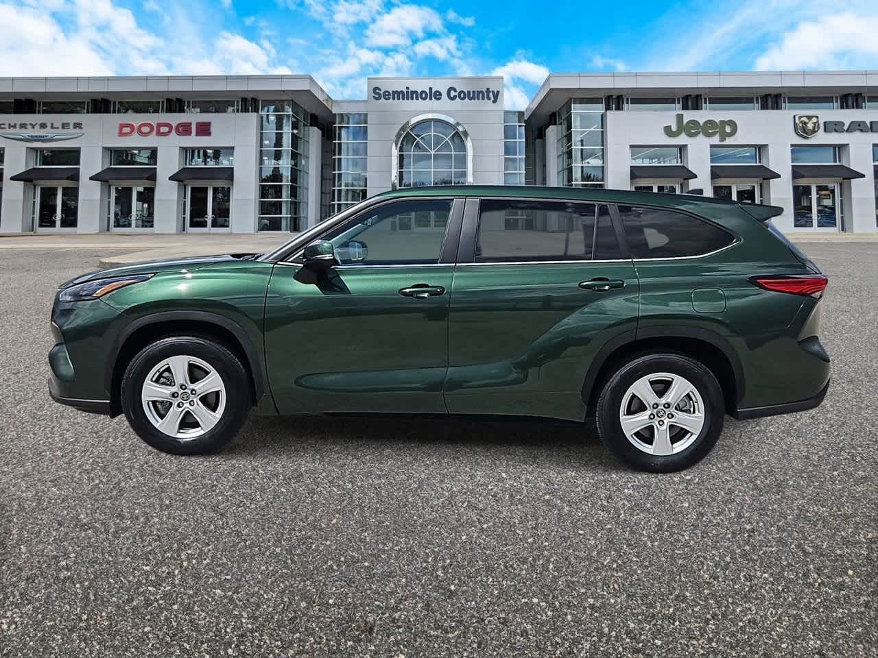 Thumbnail: 2023 Toyota Highlander - 5