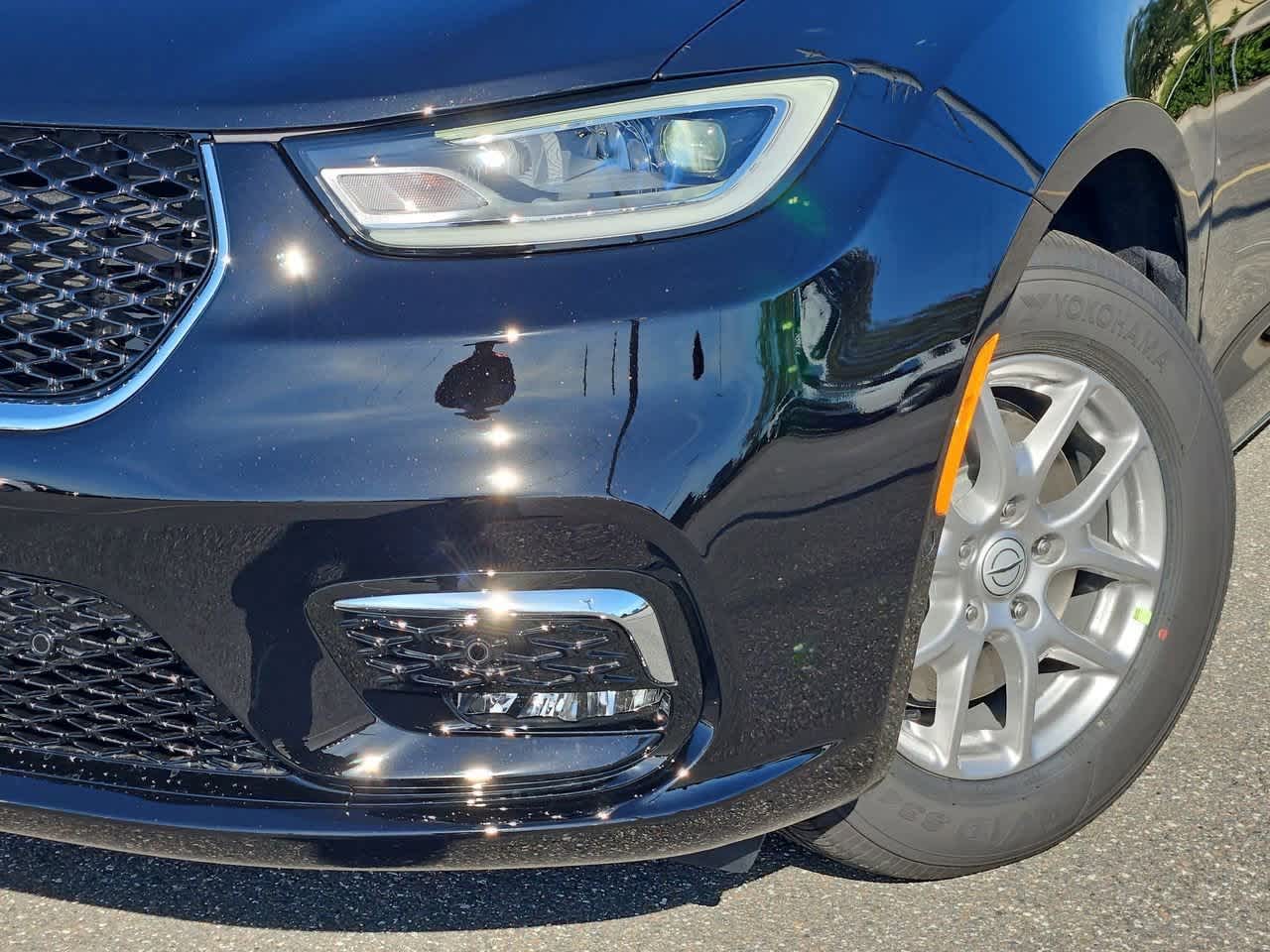 Thumbnail: 2026 Chrysler Pacifica - 11