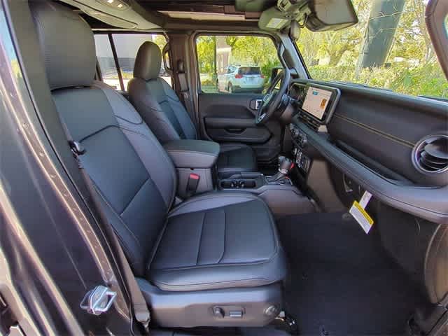 Thumbnail: 2025 Jeep Wrangler - 22