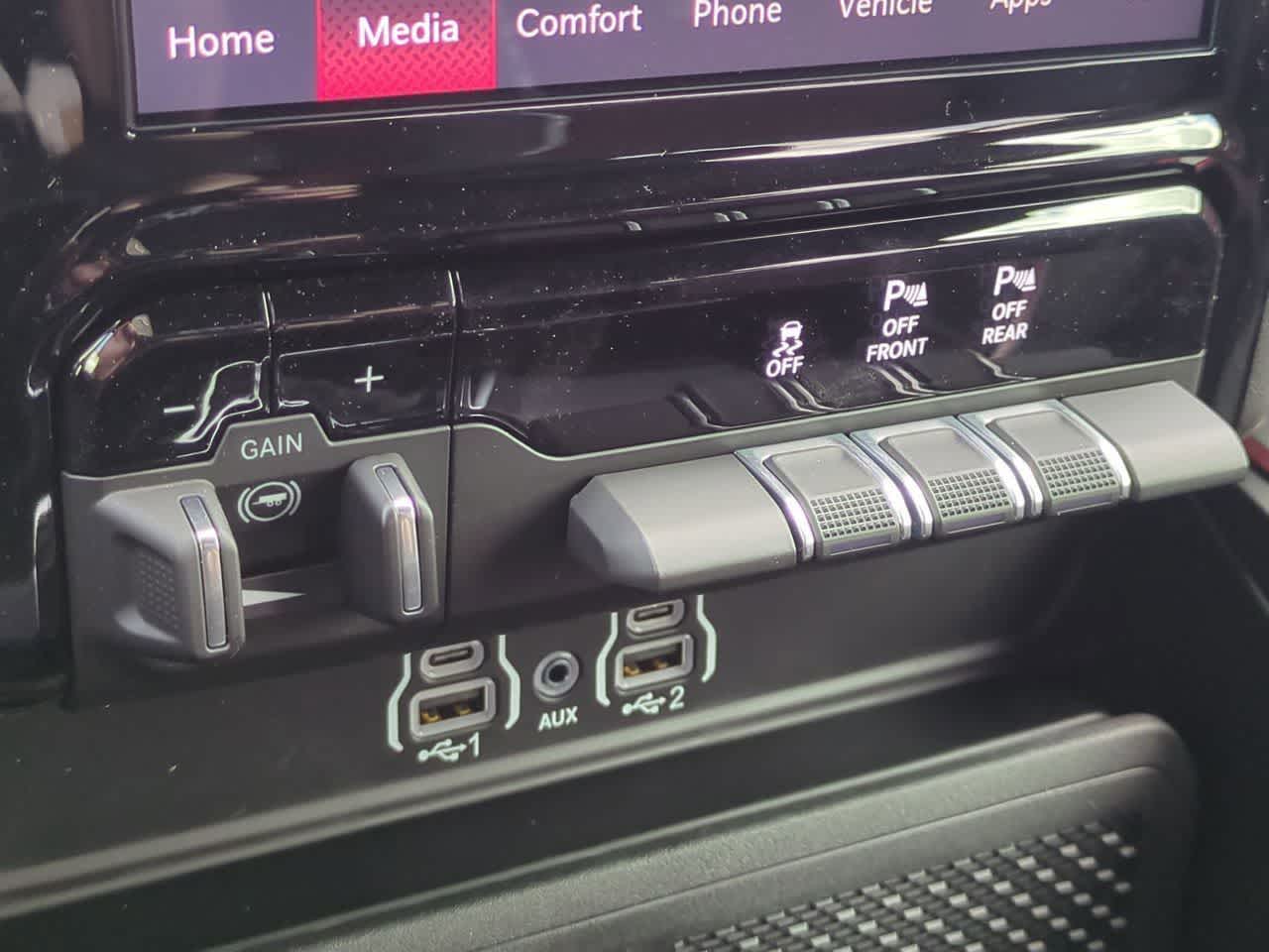 Thumbnail: 2026 RAM 1500 - 17