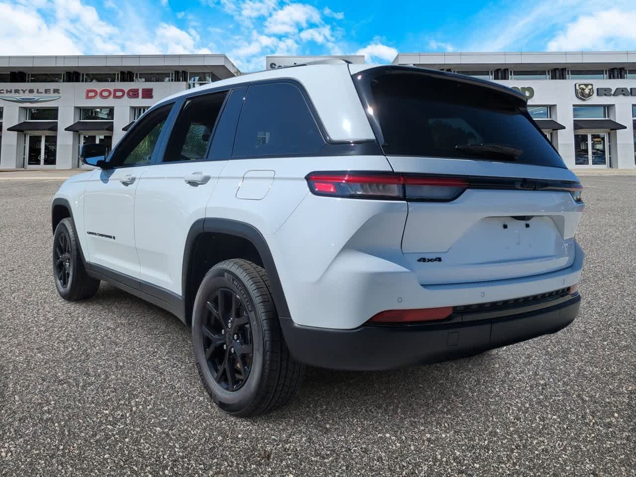 Thumbnail: 2025 Jeep Grand Cherokee - 6