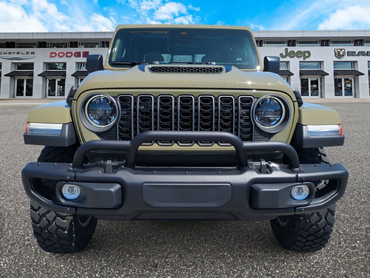 Thumbnail: 2026 Jeep Gladiator - 3