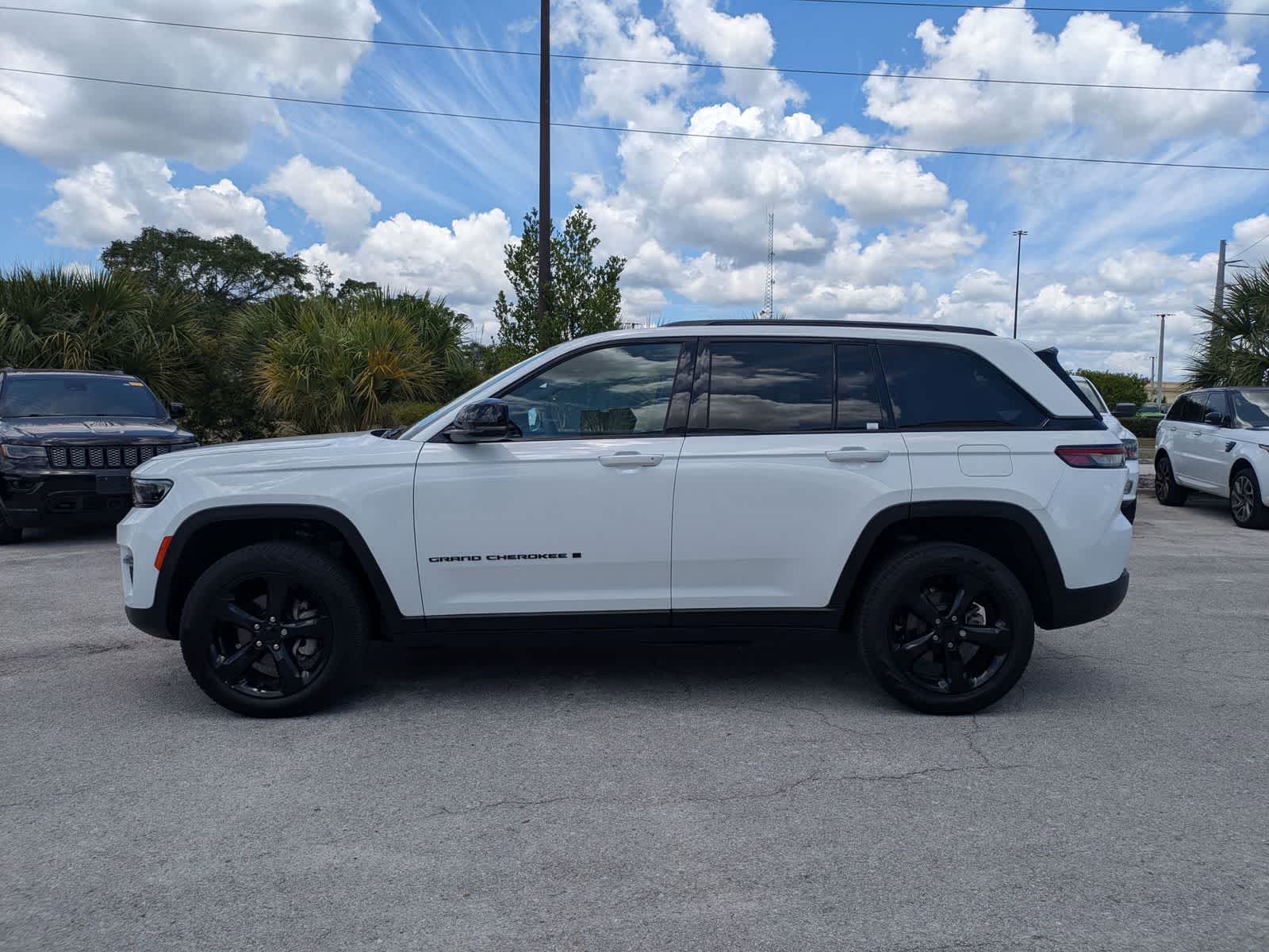 Thumbnail: 2023 Jeep Grand Cherokee - 7