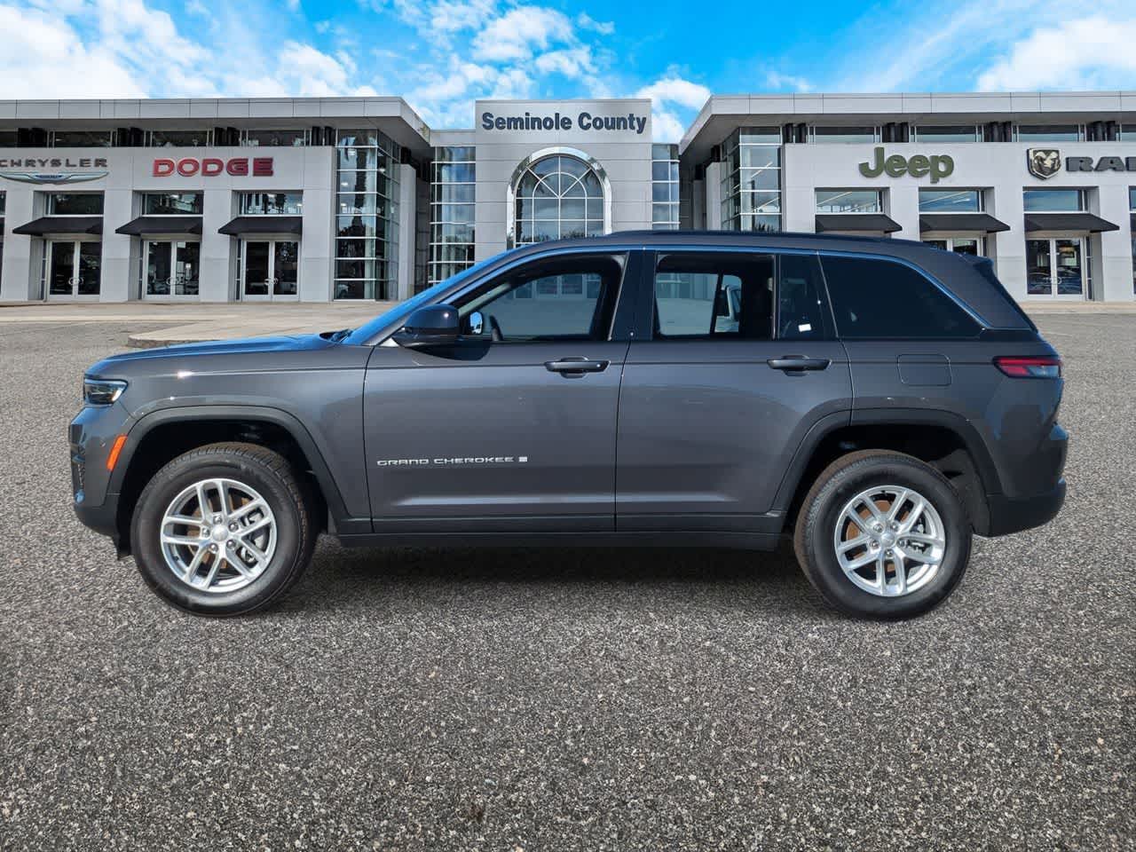 Thumbnail: 2025 Jeep Grand Cherokee - 5