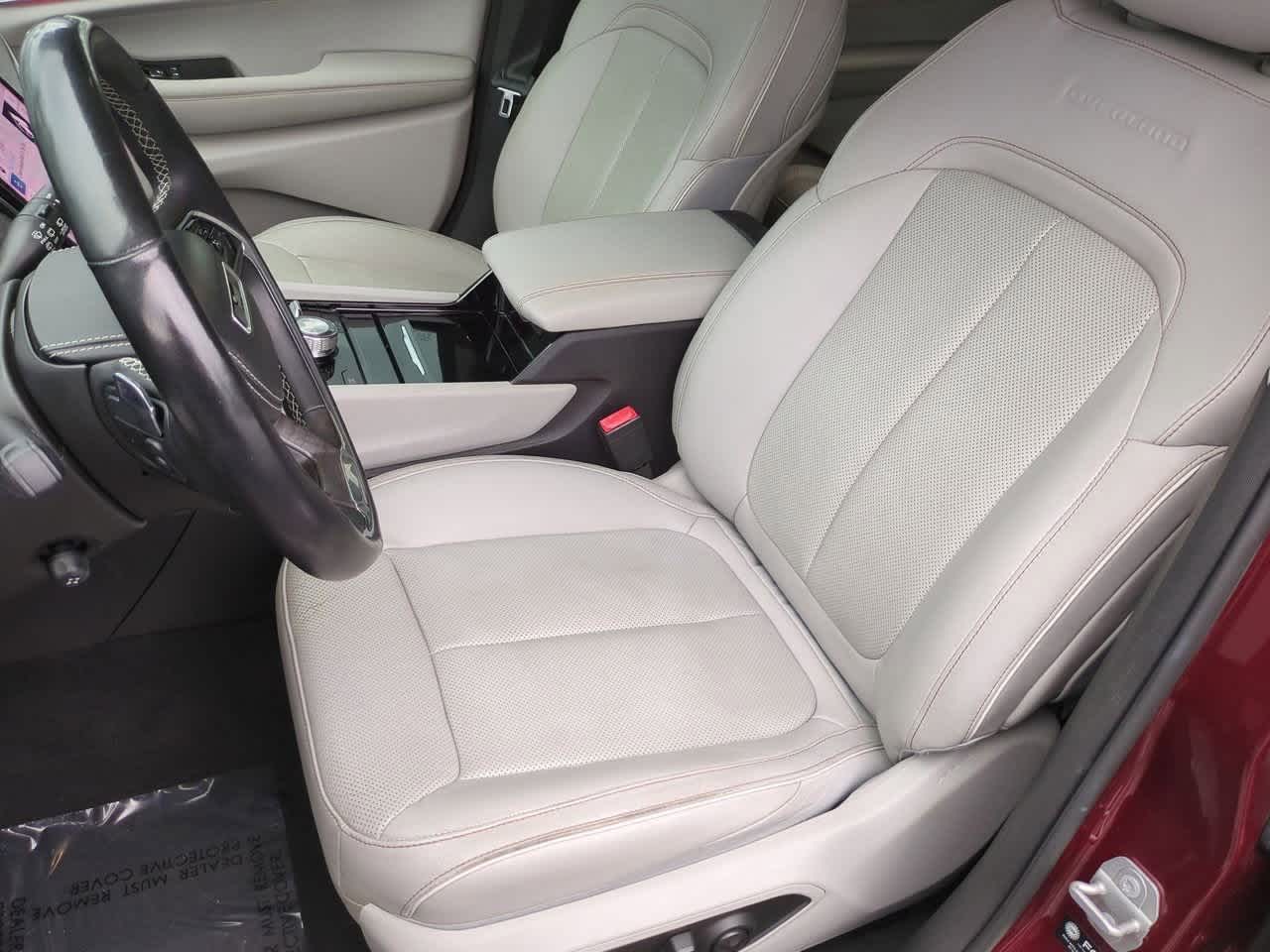 Thumbnail: 2022 Jeep Grand Cherokee L - 17