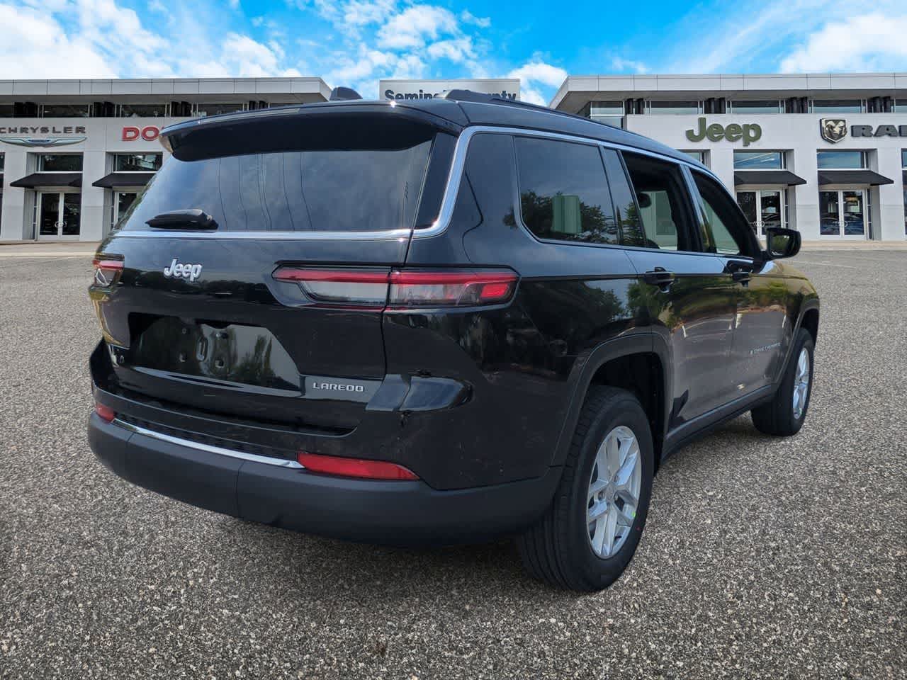 Thumbnail: 2026 Jeep Grand Cherokee L - 8