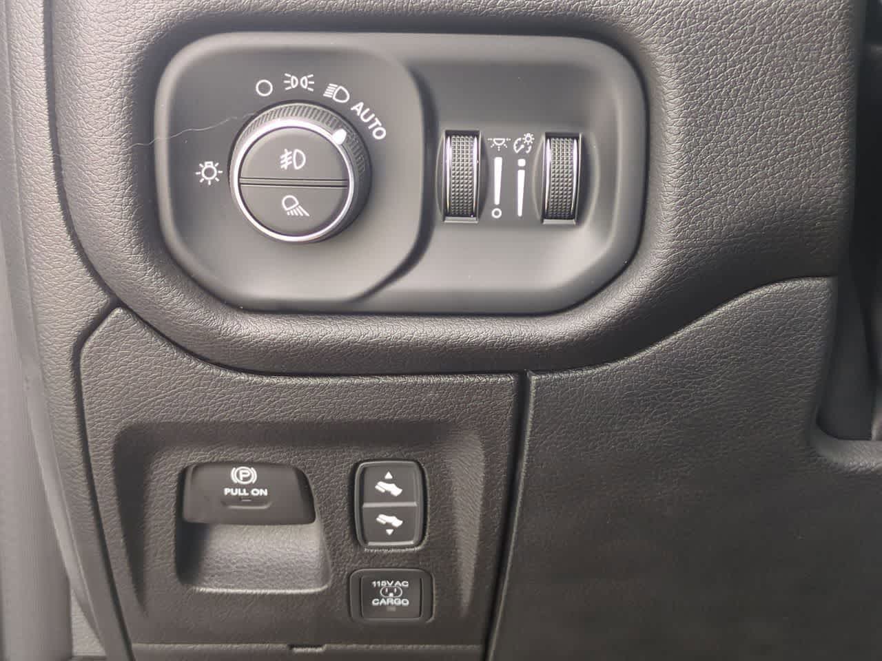 Thumbnail: 2026 RAM 1500 - 17