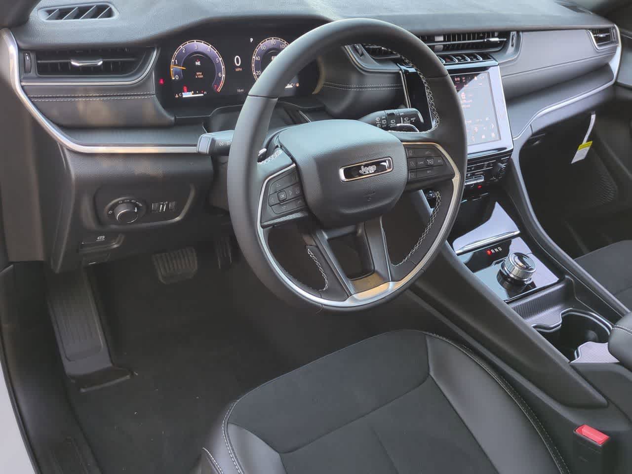 Thumbnail: 2025 Jeep Grand Cherokee - 10