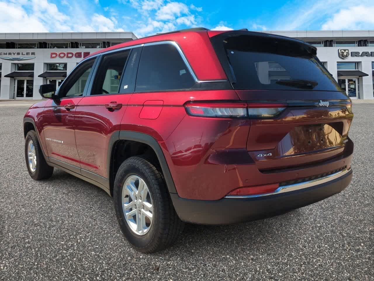 Thumbnail: 2025 Jeep Grand Cherokee - 6