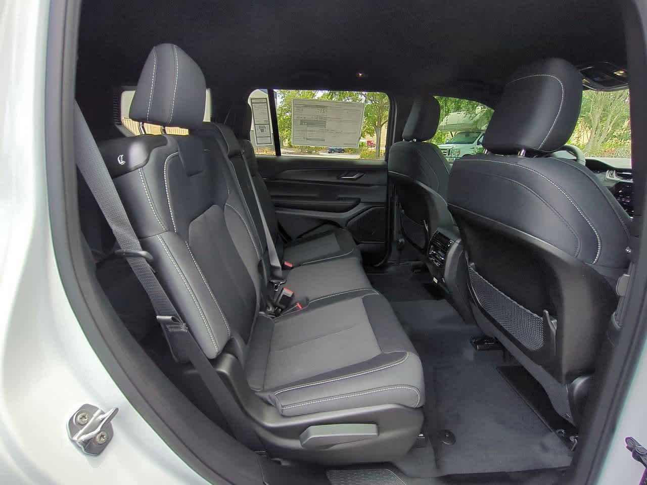 Thumbnail: 2025 Jeep Grand Cherokee L - 21