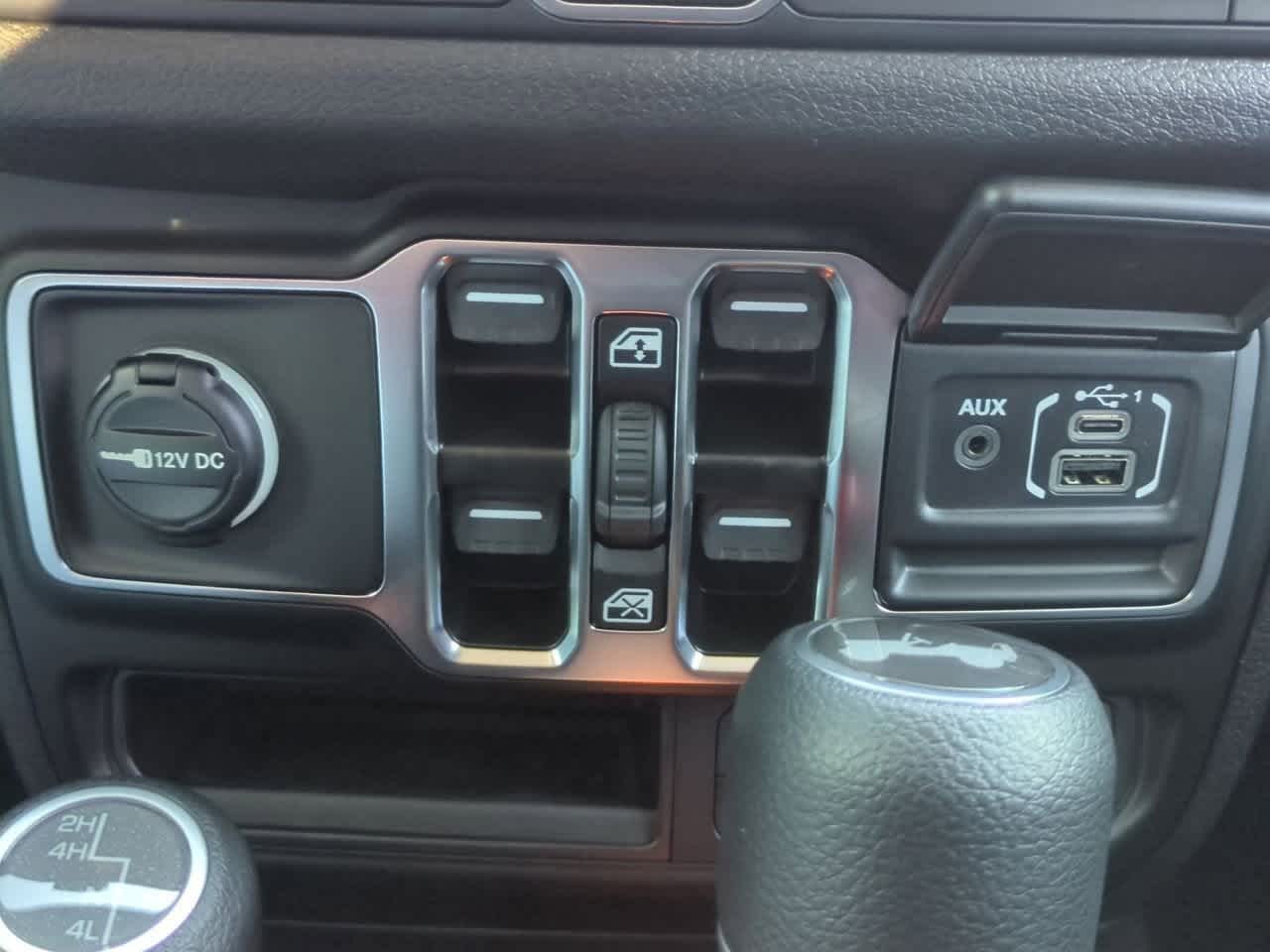 Thumbnail: 2025 Jeep Wrangler - 31