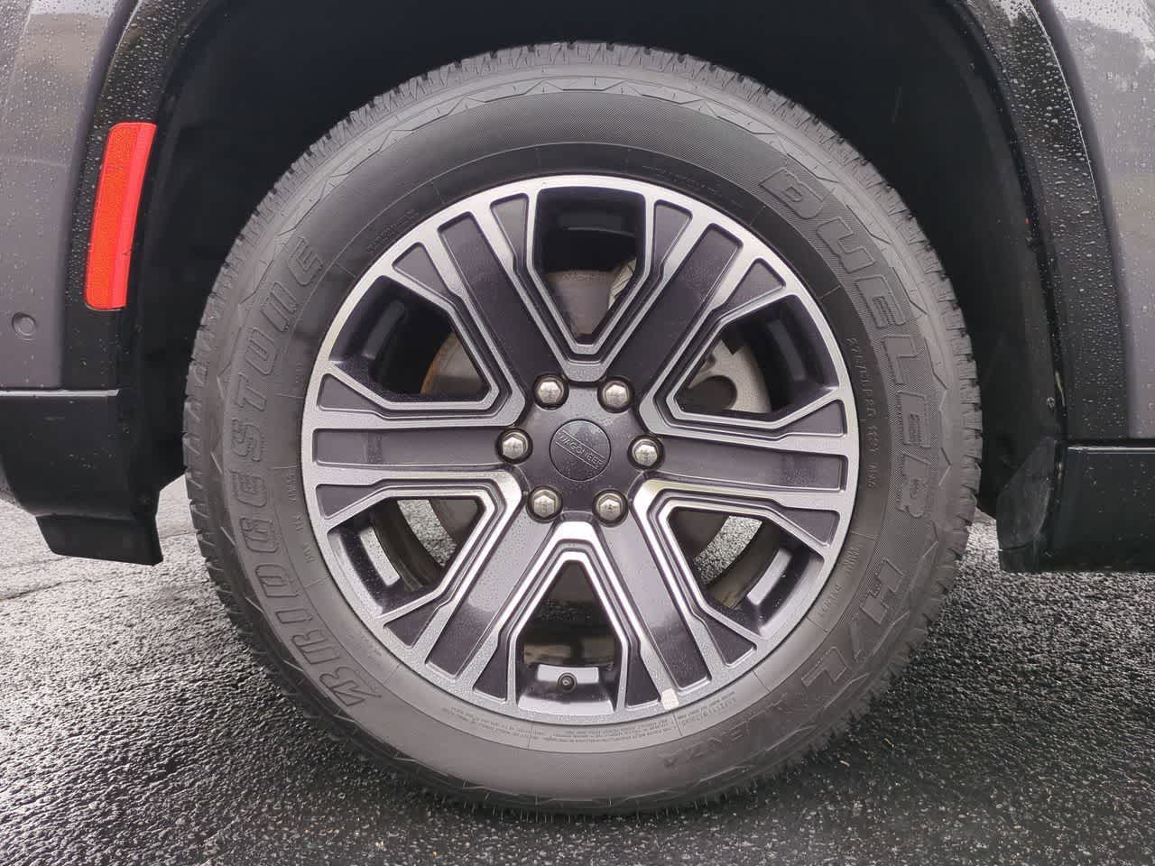 Thumbnail: 2024 Jeep Wagoneer - 14