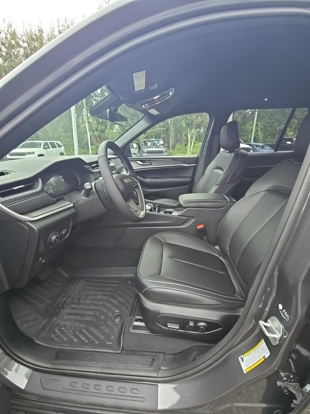 Thumbnail: 2025 Jeep Grand Cherokee - 8