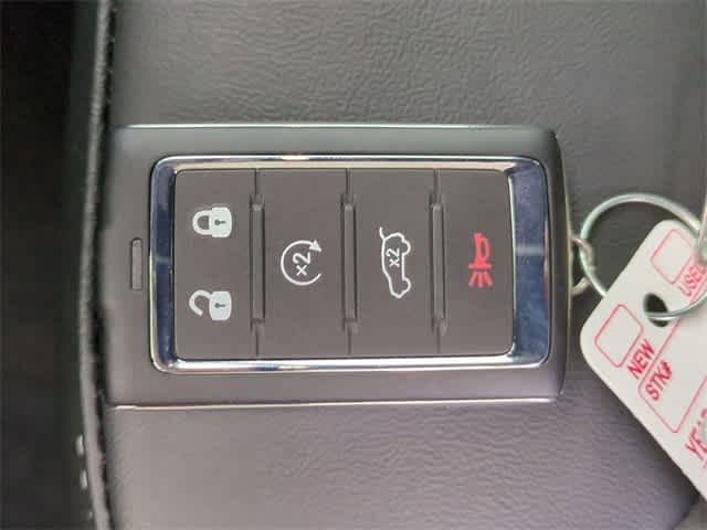 2025 Jeep Grand Cherokee Limited Edition 38