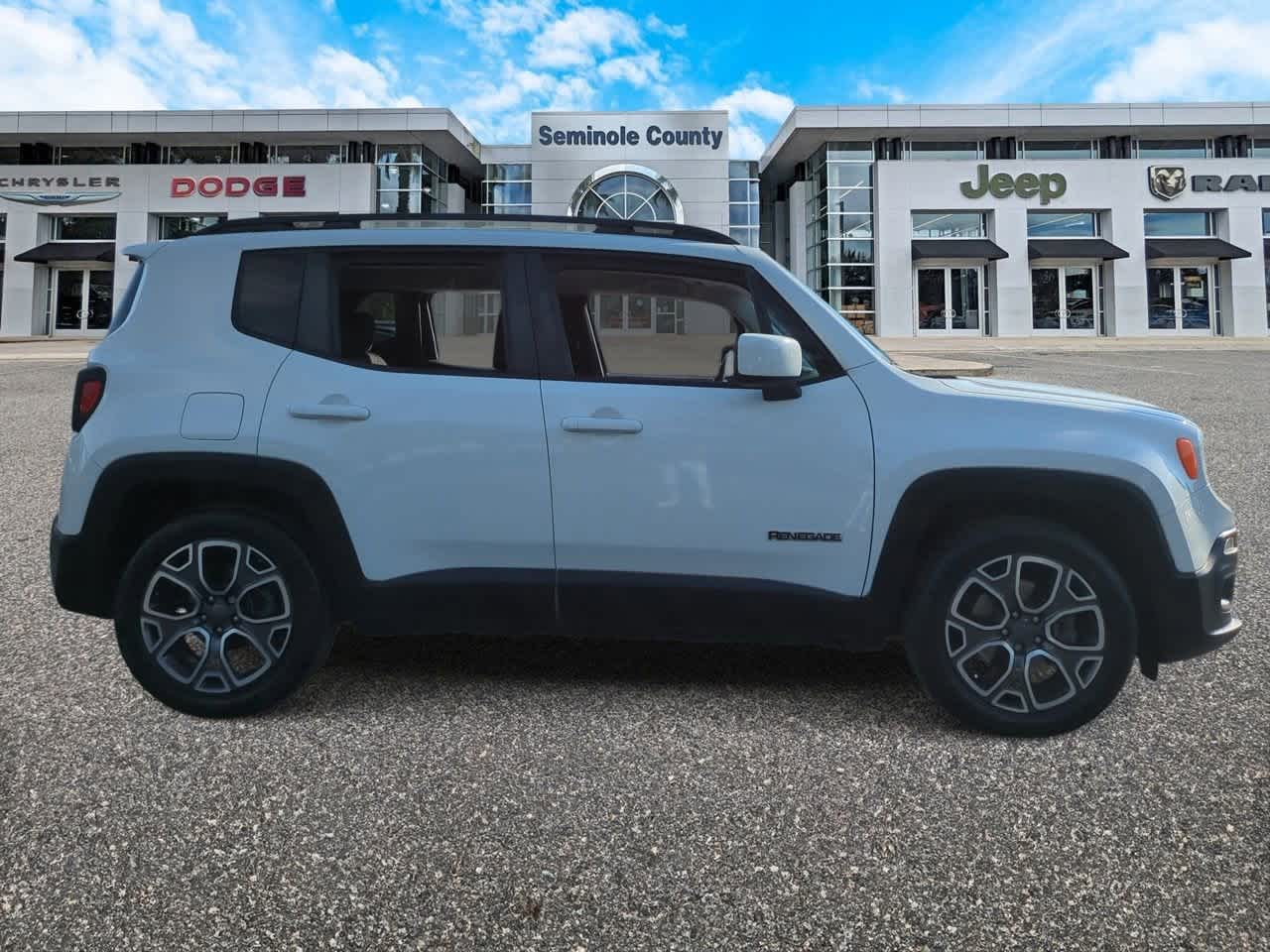 Thumbnail: 2018 Jeep Renegade - 9