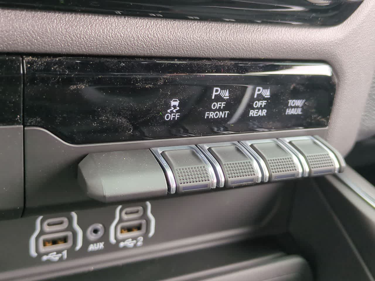 Thumbnail: 2026 RAM 1500 - 17