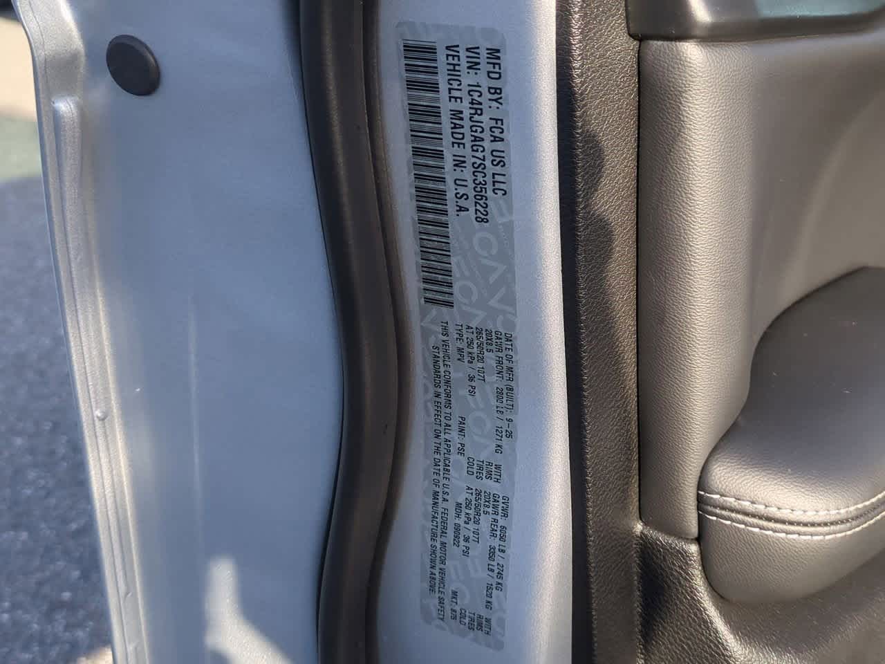 Thumbnail: 2025 Jeep Grand Cherokee - 37