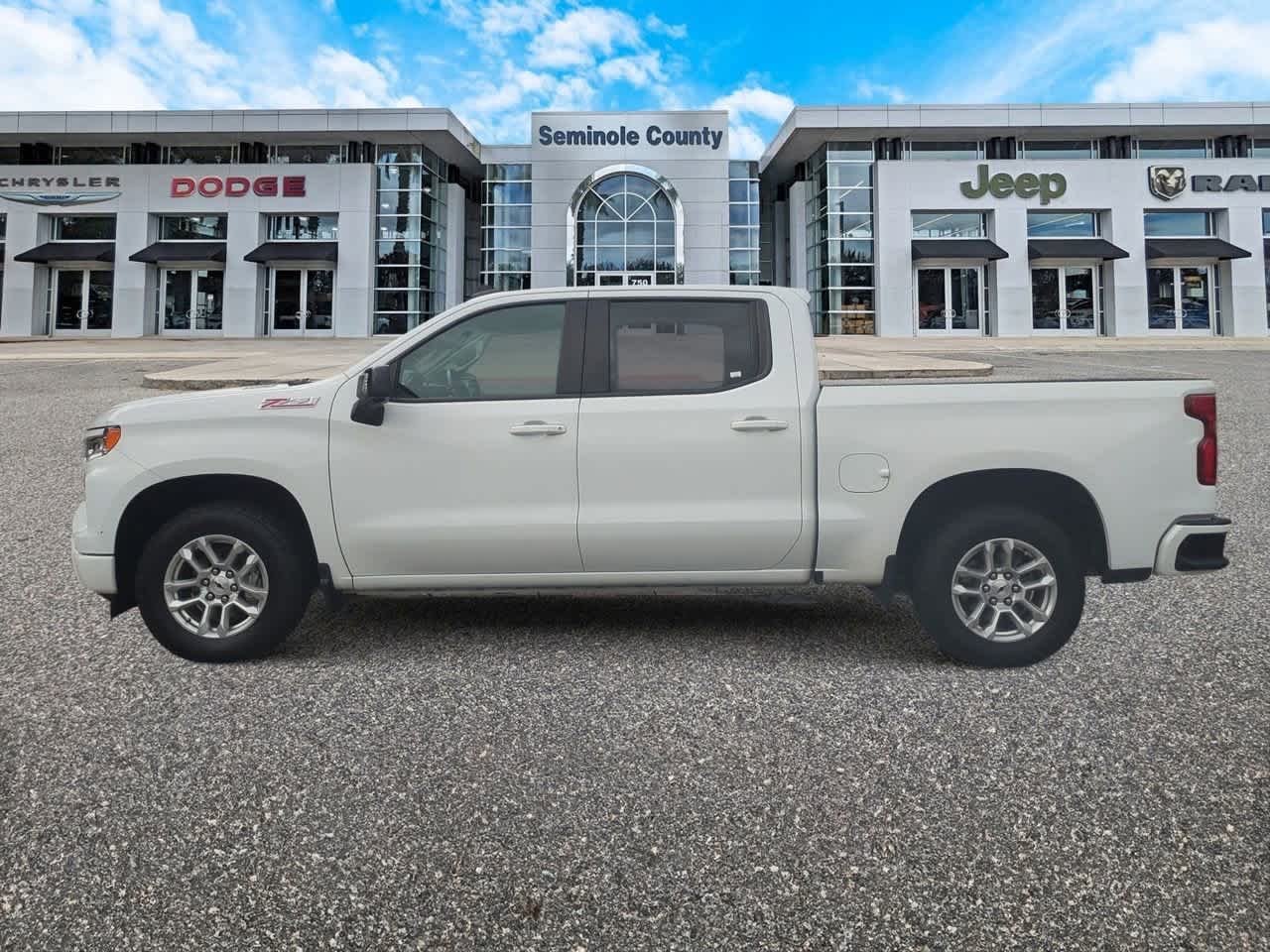 Thumbnail: 2022 Chevrolet Silverado 1500 - 5