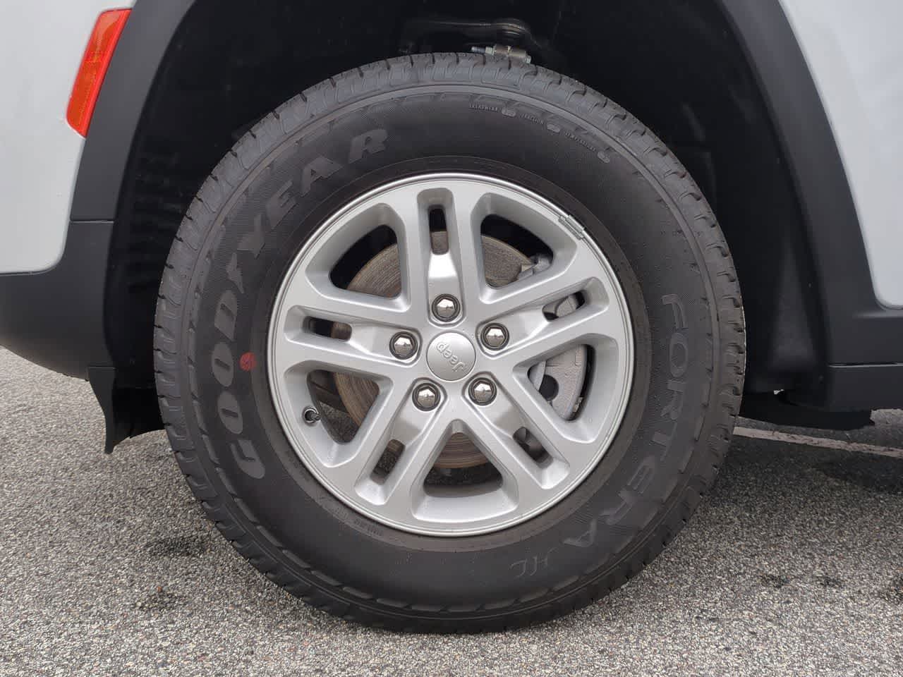 Thumbnail: 2025 Jeep Grand Cherokee - 14