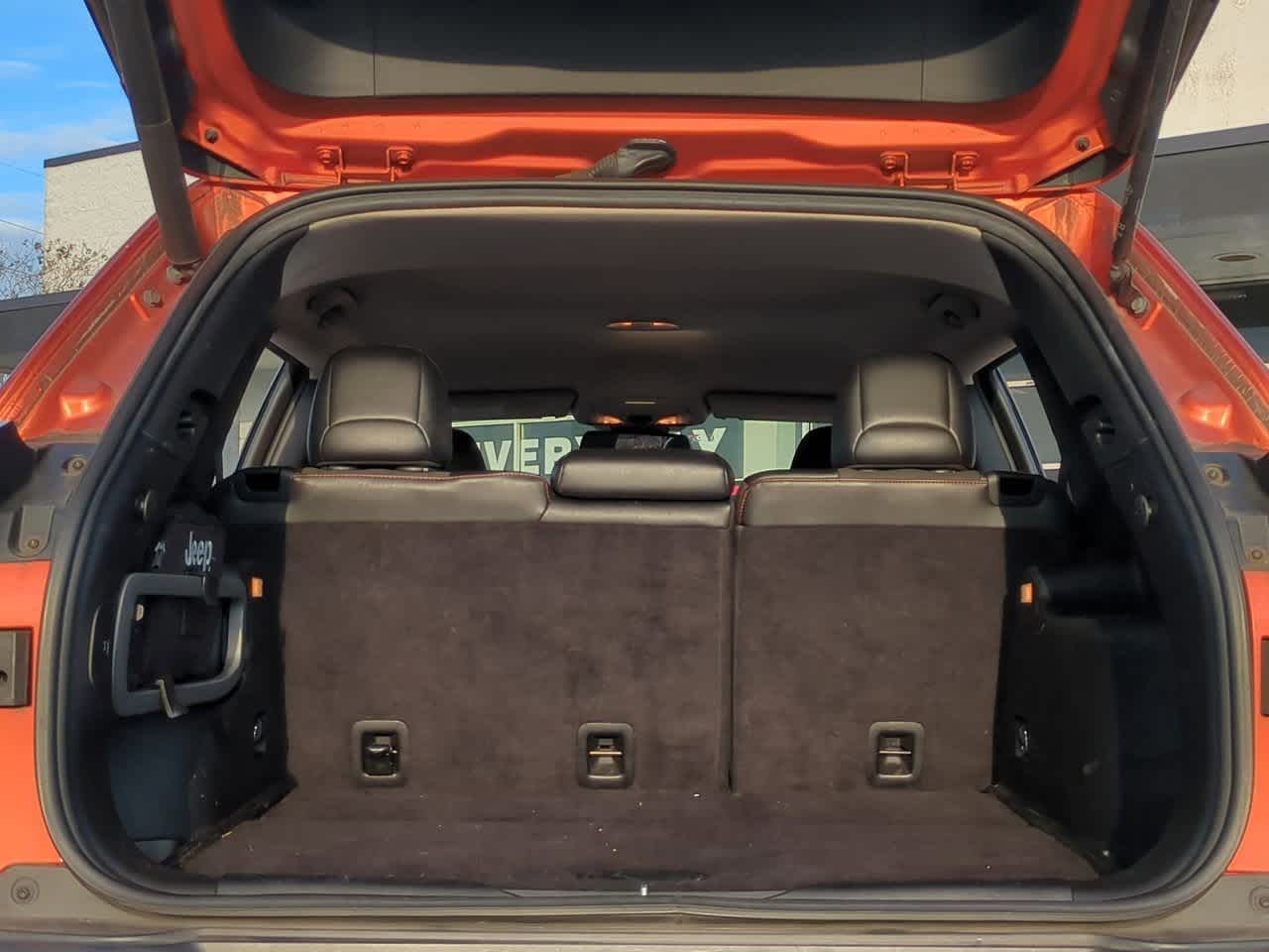 Thumbnail: 2015 Jeep Cherokee - 34