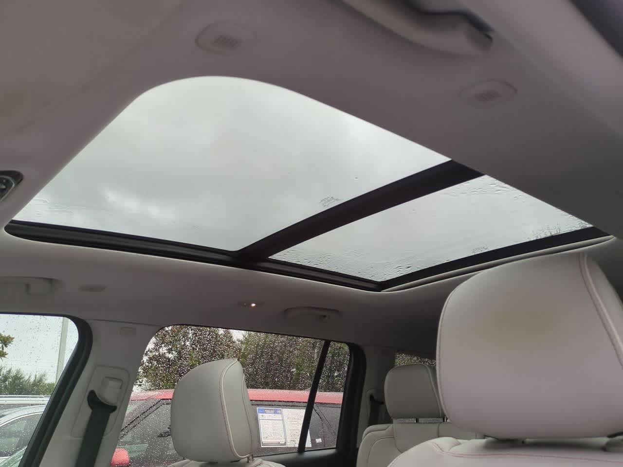 Thumbnail: 2022 Jeep Grand Cherokee L - 20