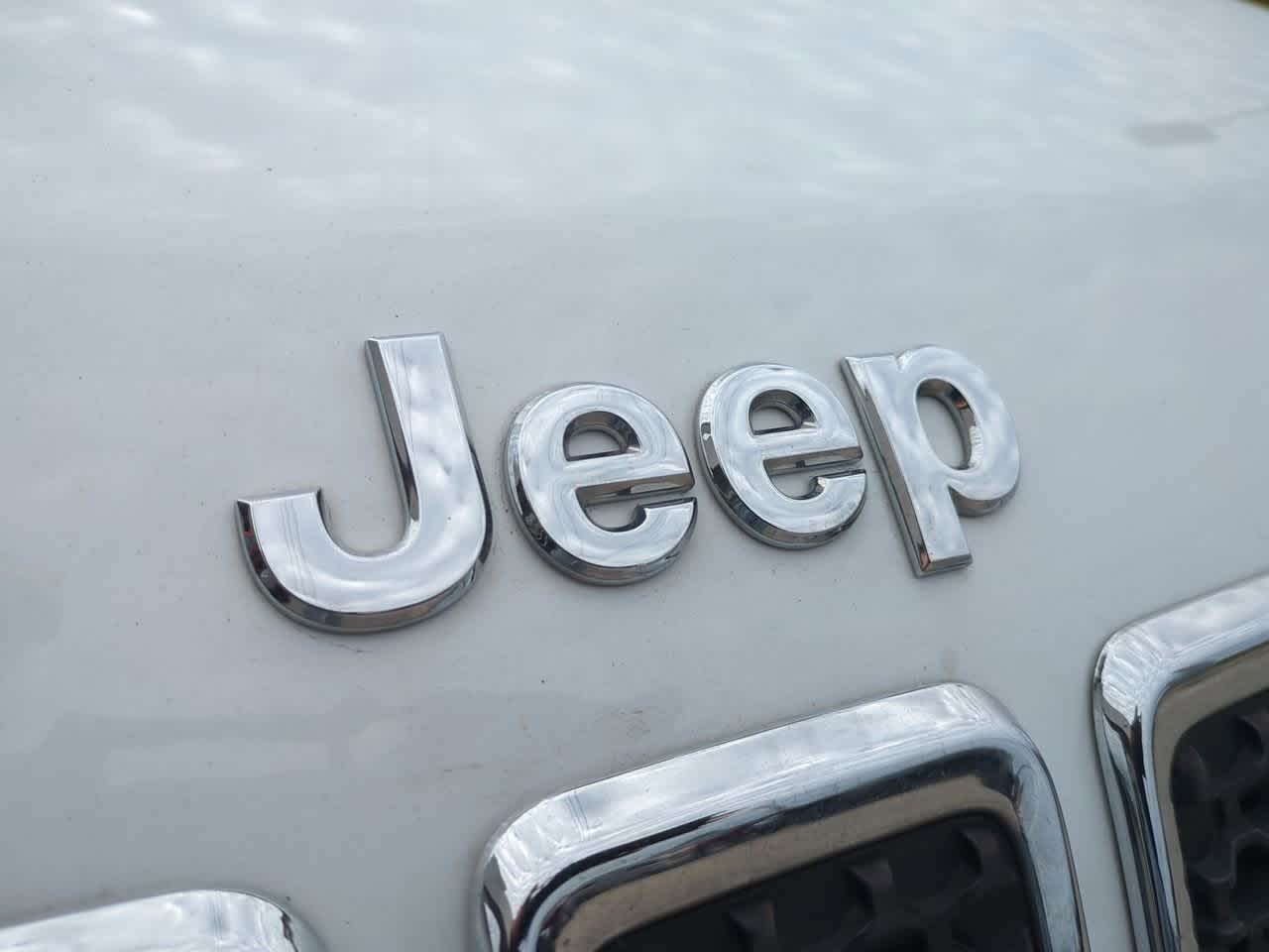 Thumbnail: 2021 Jeep Cherokee - 12