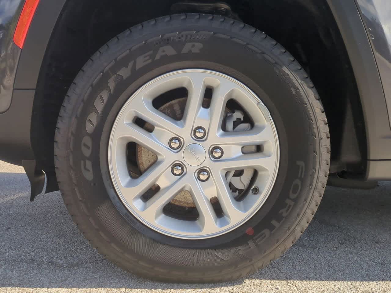 Thumbnail: 2025 Jeep Grand Cherokee - 14