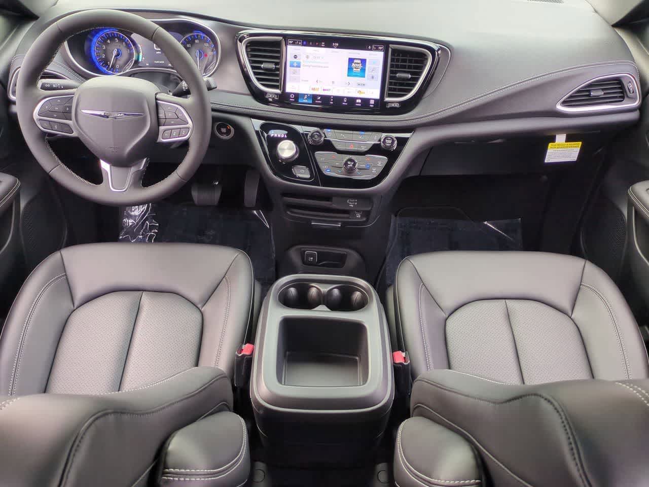 Thumbnail: 2026 Chrysler Pacifica - 16