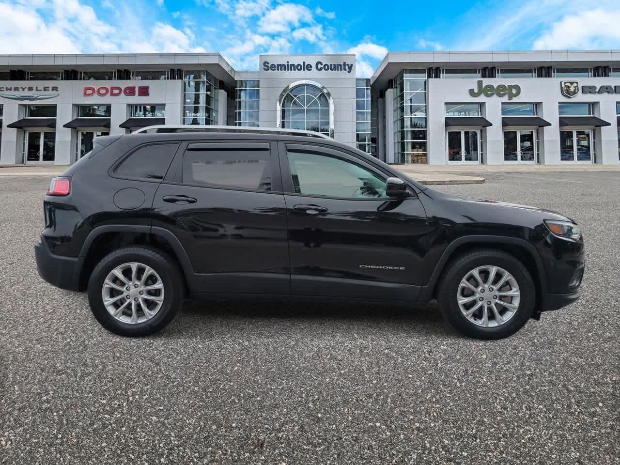 Thumbnail: 2020 Jeep Cherokee - 9