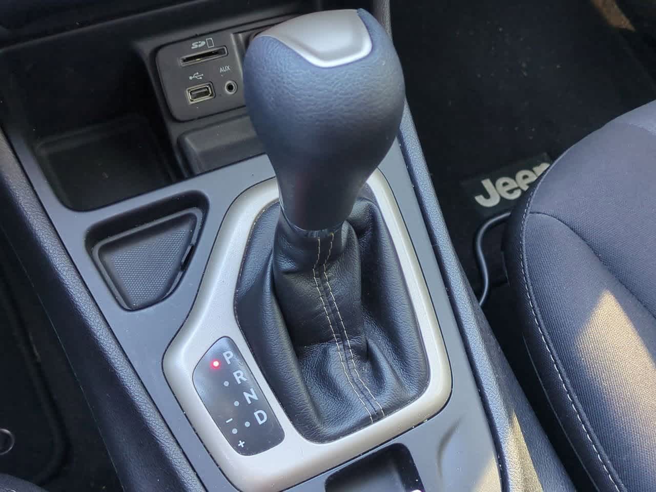 Thumbnail: 2017 Jeep Cherokee - 31