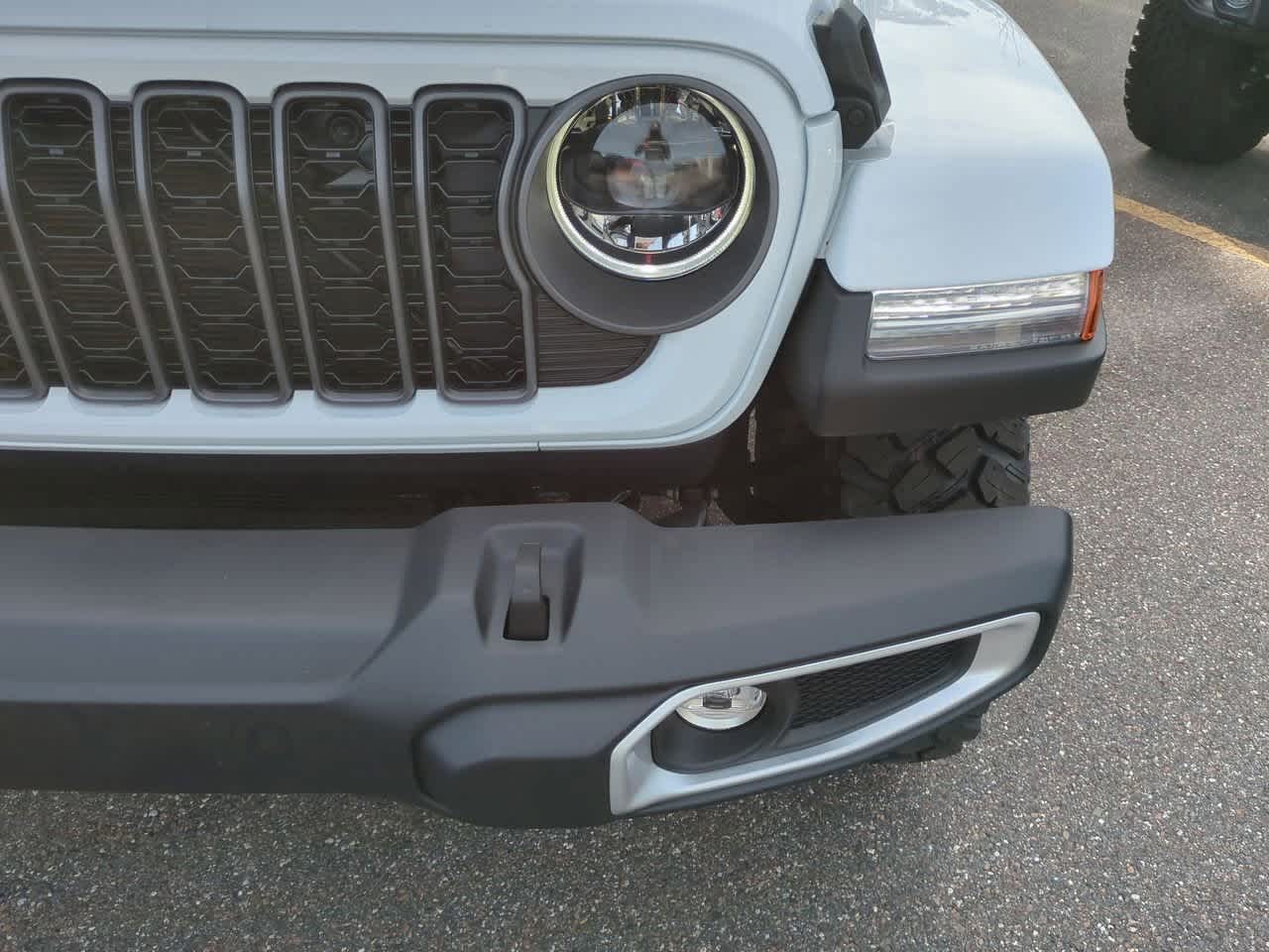 Thumbnail: 2025 Jeep Gladiator - 11