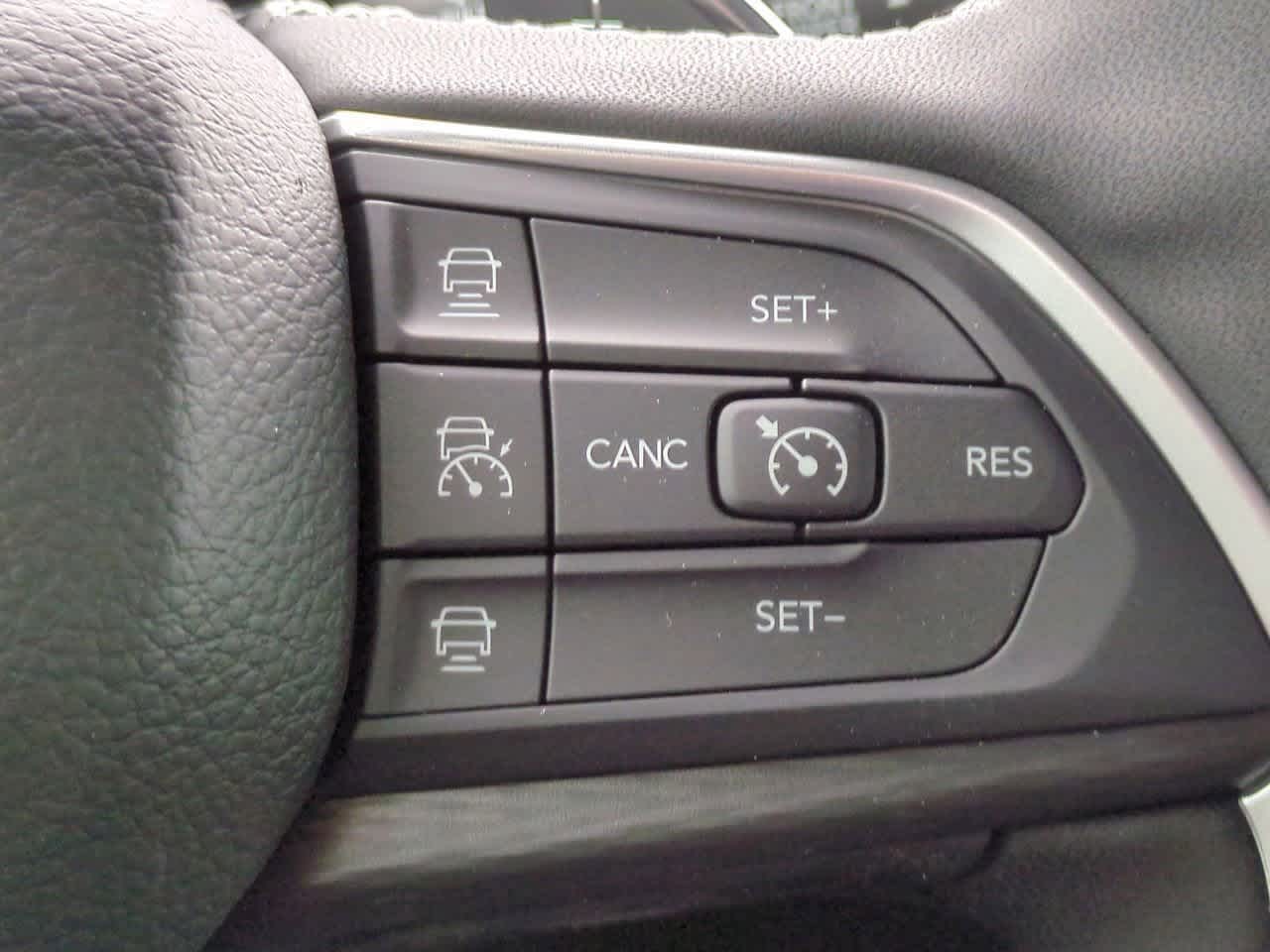 Thumbnail: 2025 Jeep Grand Cherokee - 25