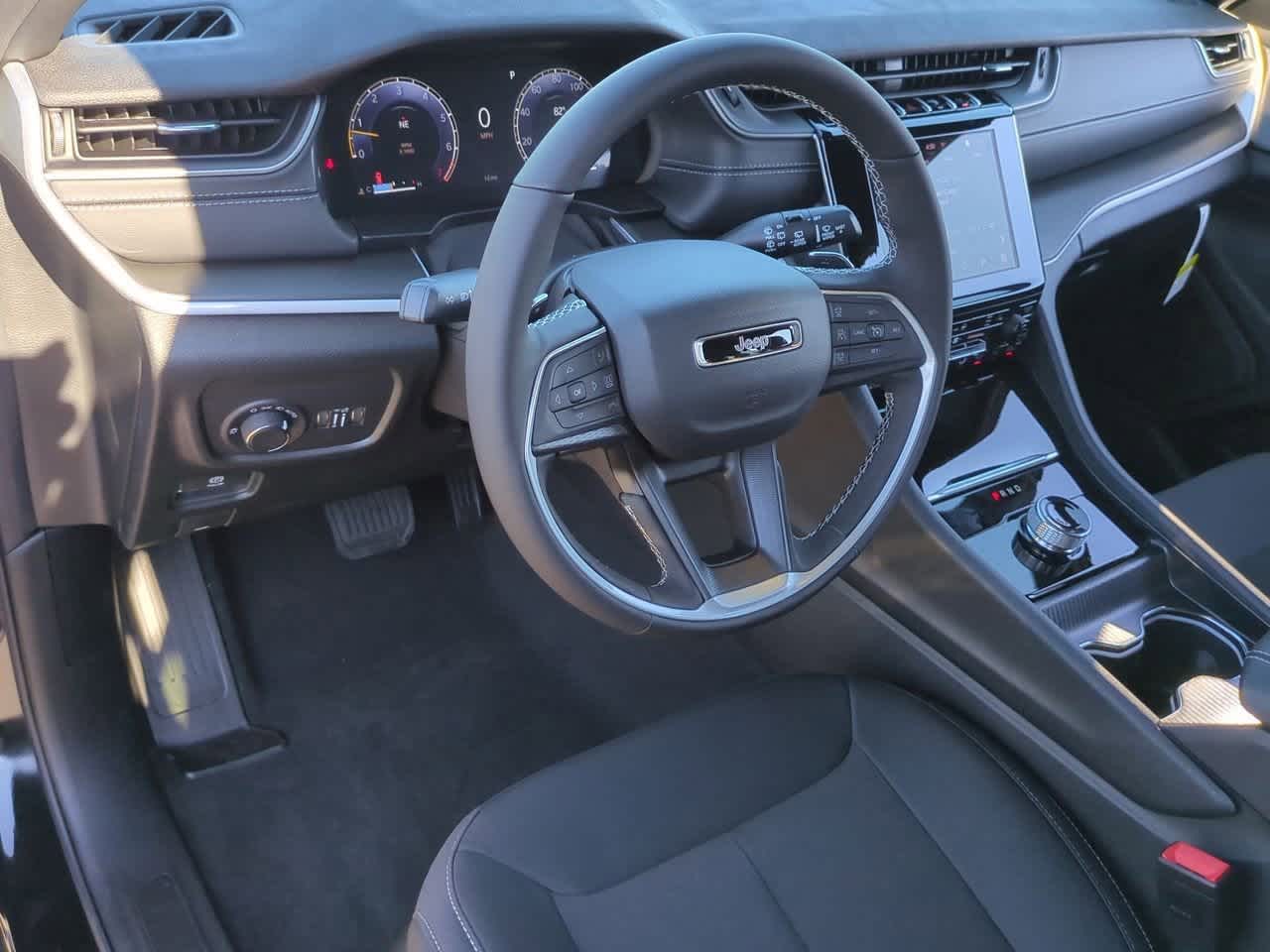 Thumbnail: 2025 Jeep Grand Cherokee - 10