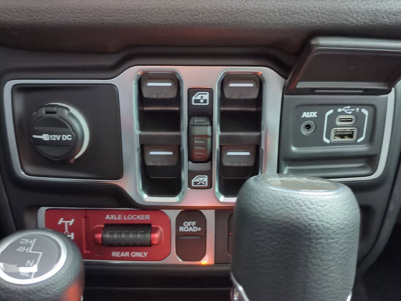 Thumbnail: 2026 Jeep Gladiator - 32