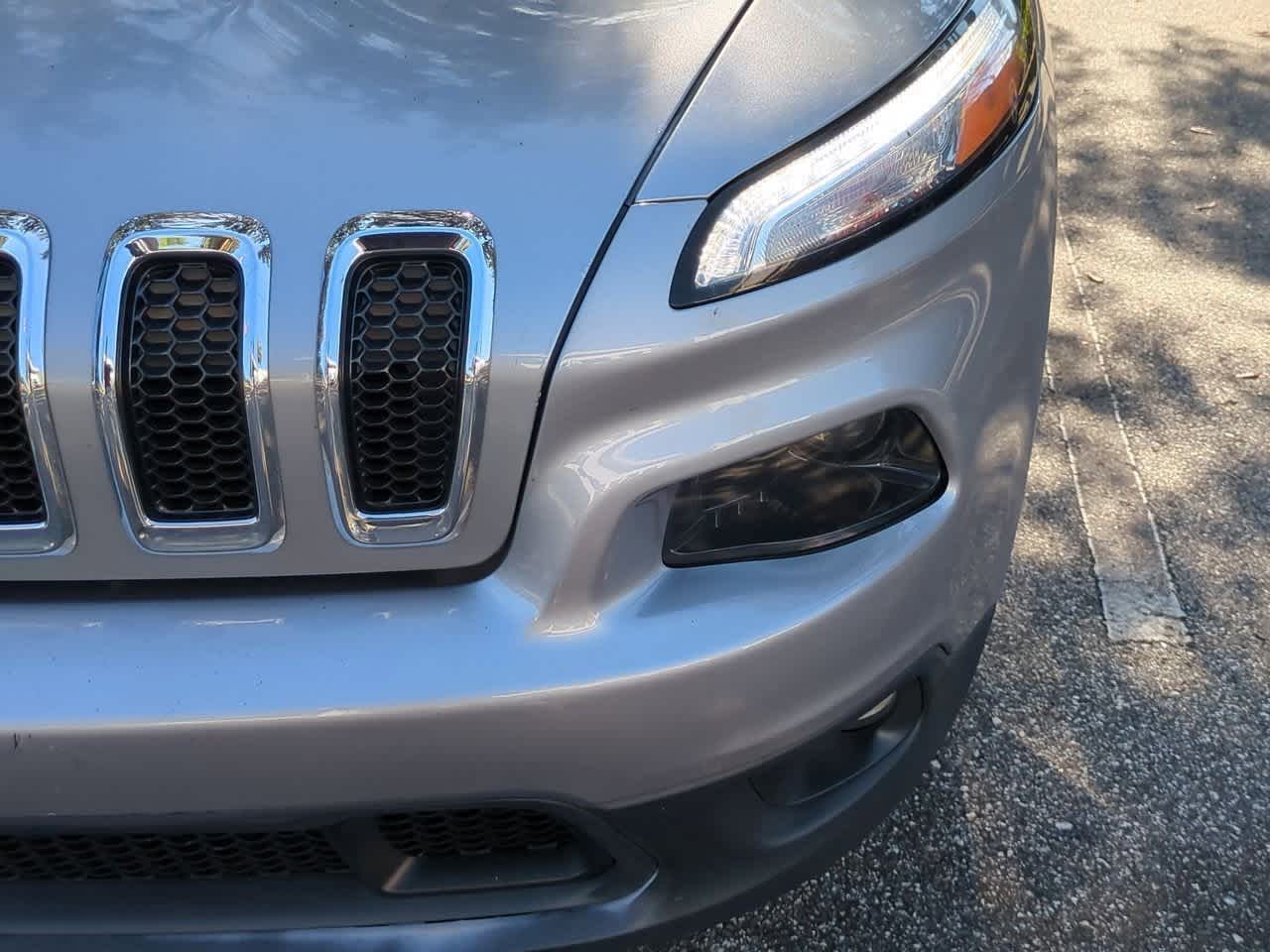 Thumbnail: 2017 Jeep Cherokee - 11