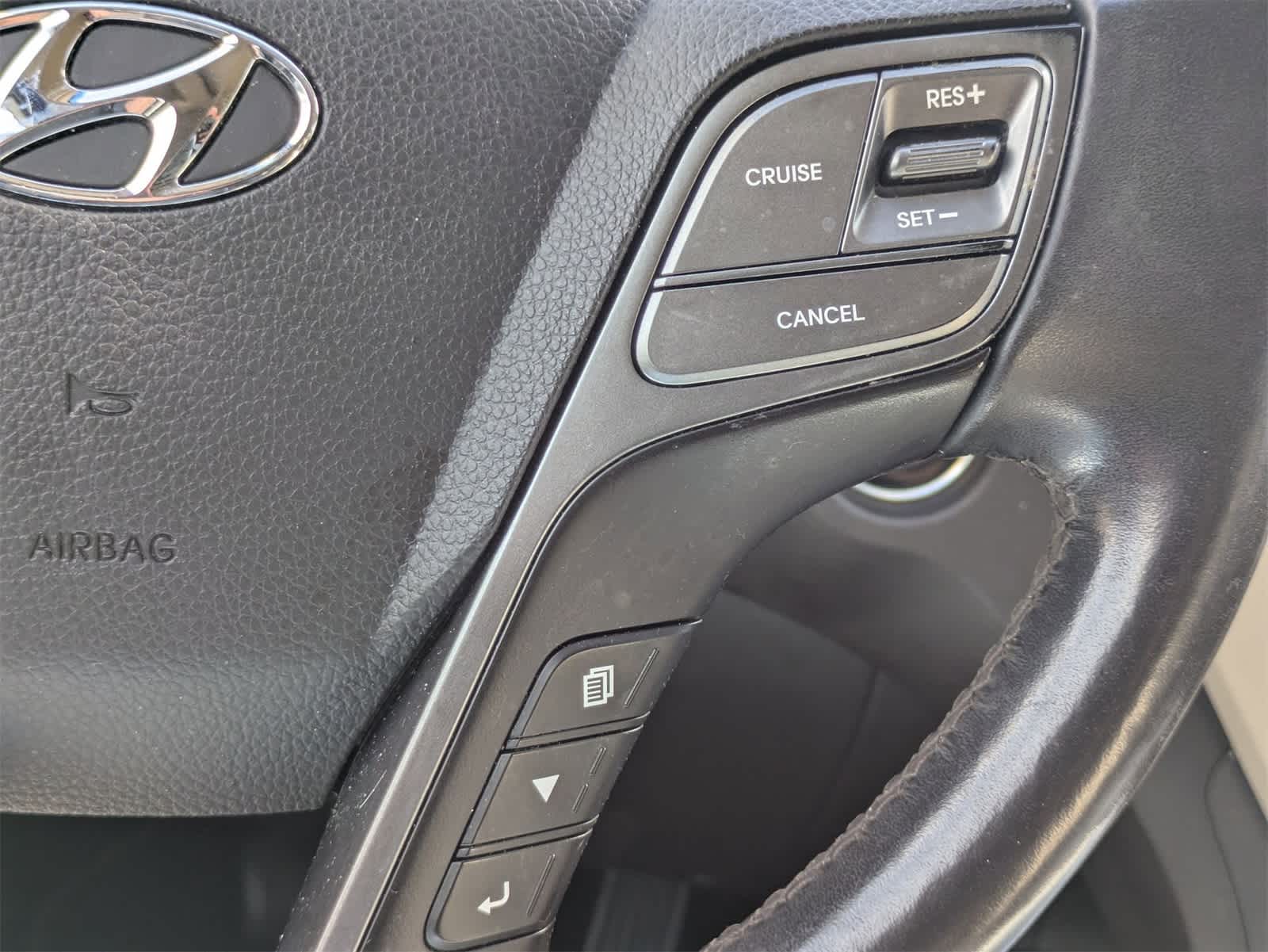 Thumbnail: 2017 Hyundai Santa Fe - 9