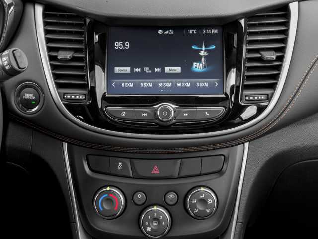 Thumbnail: 2017 Chevrolet Trax - 7